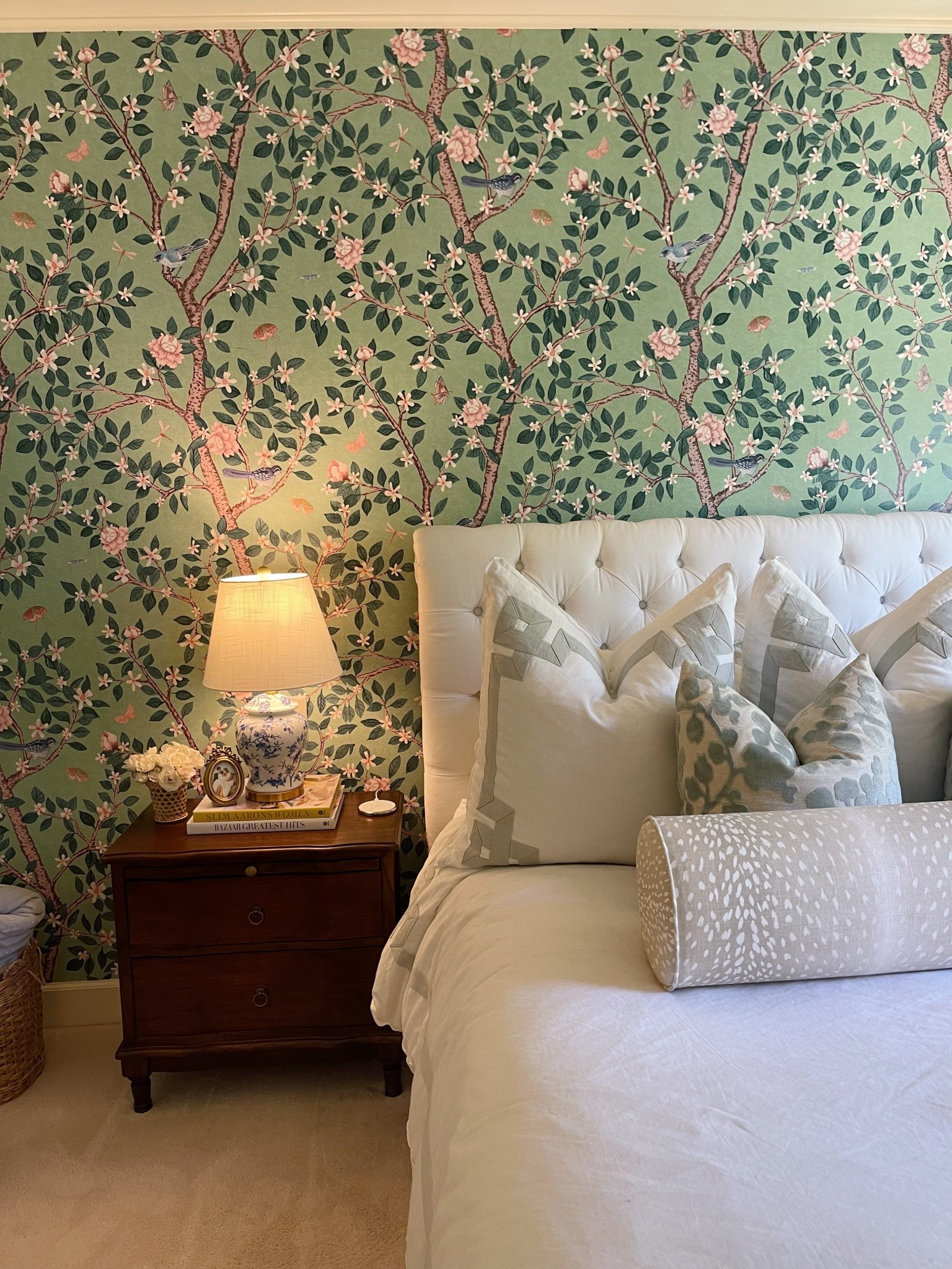 Bedroom details ☁️ #wallpaper 