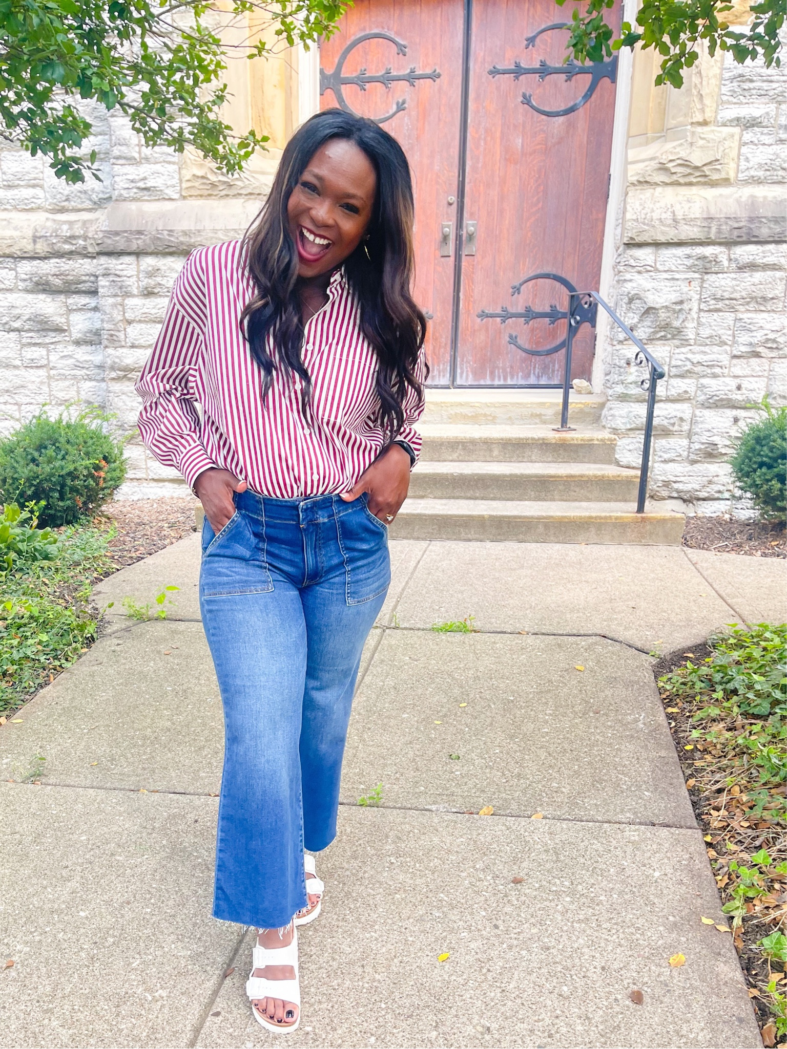 I’ve got that Friday Feeling!!🙌 Hello weekend! 
Also thrilled about these jeans the “Meg” by  Kut From The Kloth 👖
The most-loved  high-rise fit, ankle-length raw hems, and softest stretch denim! 
I’m forever looking for the perfect fit jean in different styles and let me tell ya these have been added to the list of perfection! 👌
Fly girl Fall is loading 🍂🍁 make sure to head into @evereveofficial and check out Their denim collection by KUT  from the KLOTH… it’s Good!! 

 #EVEREVExKUT #everevestyle #everevepartner 

#LTKstyletip #LTKGiftGuide #LTKSeasonal