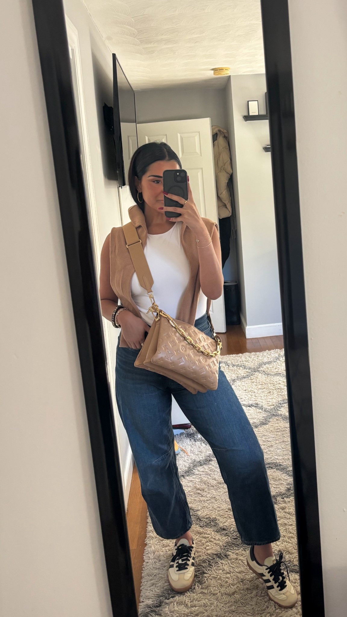 Fall fits 
Brunch 
Weekend fit
Fall Finds
Neutral Fit
Madewell Finds
Stickie Boobs 

My favorite barrel jeans; I’m wearing a 26 but could’ve definitely done a 27 for a looser fit.

#LTKFindsUnder100 #LTKSeasonal #LTKStyleTip