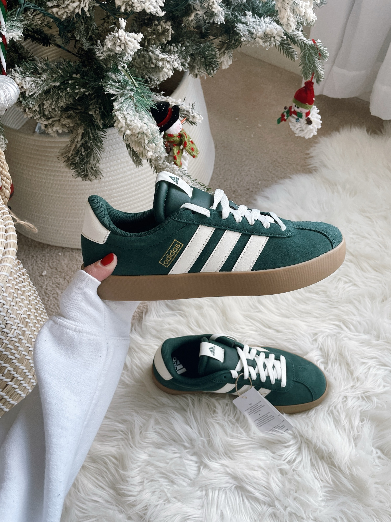 These with a hot pink sweater 👌🏼 

#LTKHoliday #LTKShoeCrush #LTKGiftGuide