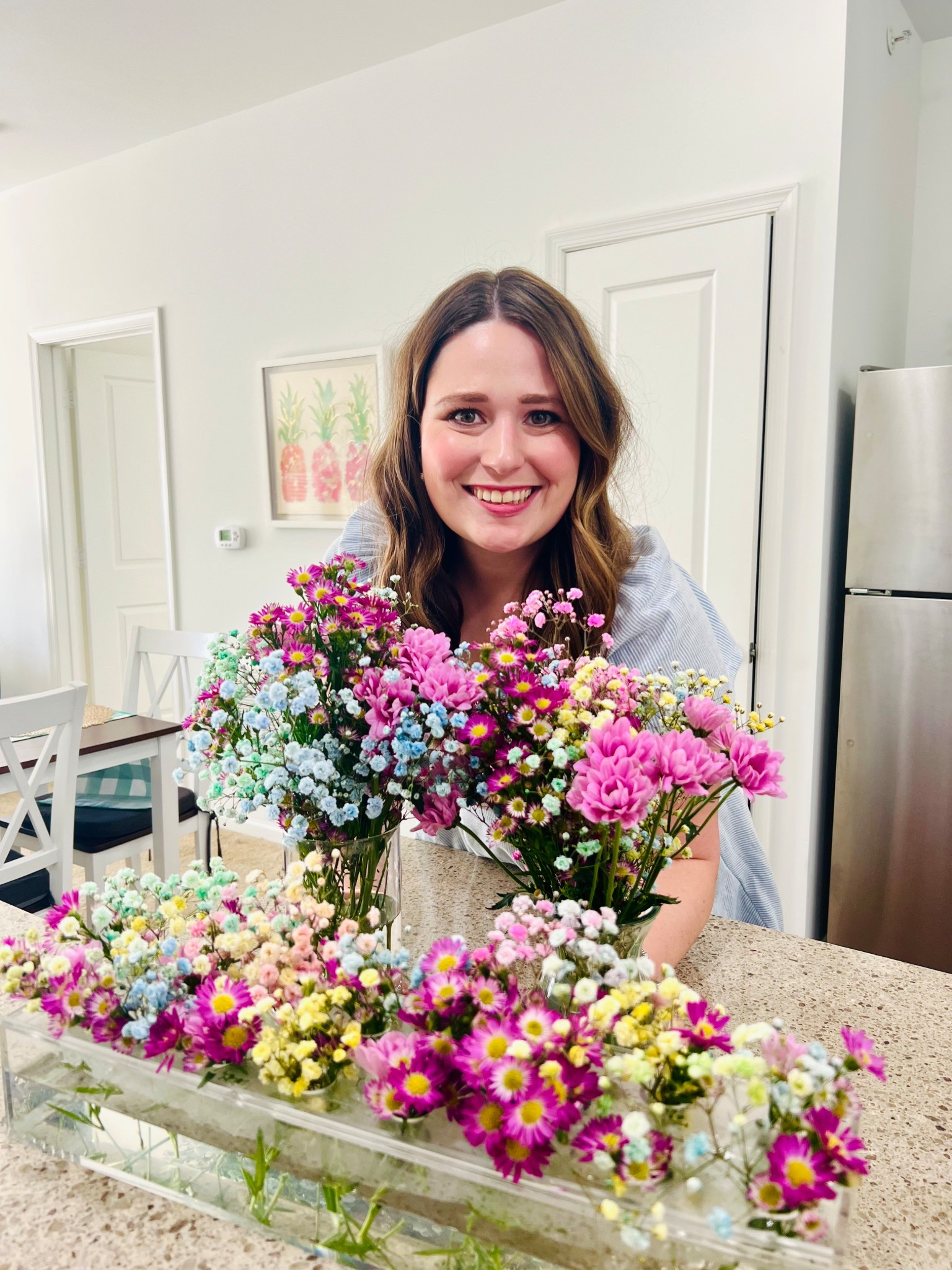 Great hostess gift or home decor piece- love this acrylic rectangular vase for floral arrangements!! 💐 Great Amazon home find! 

#LTKHome