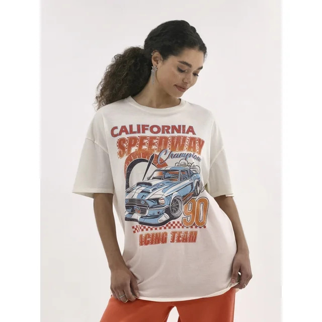 No Boundaries Washed Graphic Boyfriend Tee, Women's | Walmart (US)