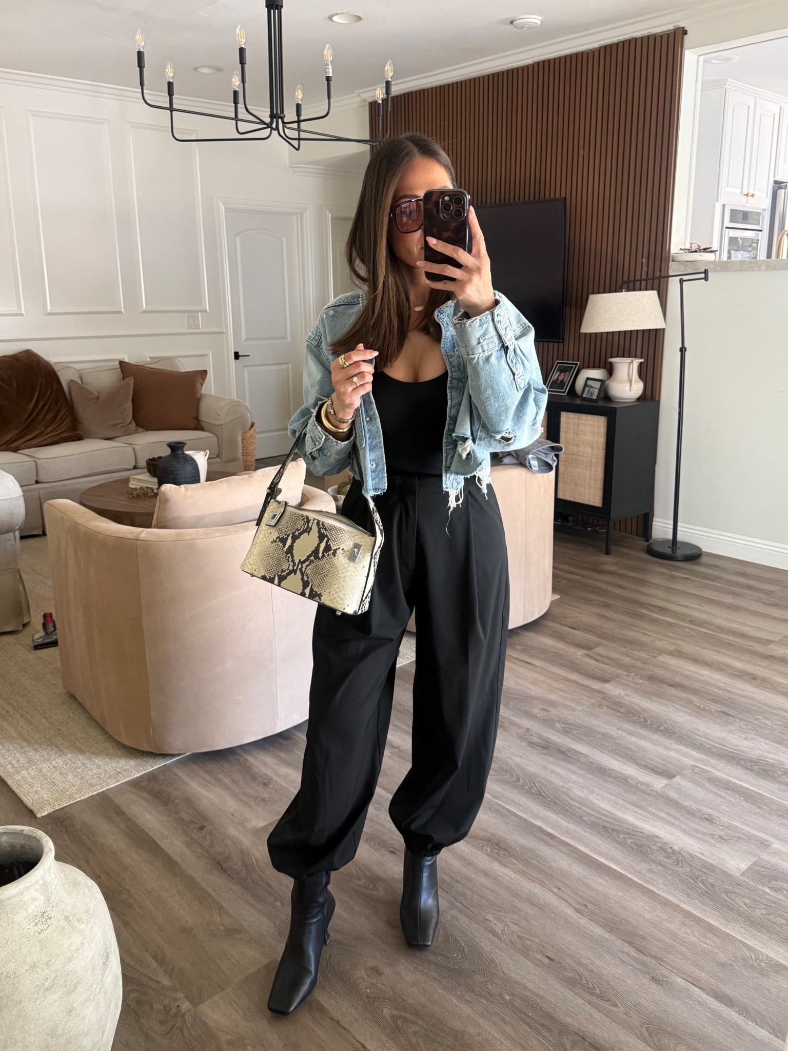 Lunch + shopping OOTD🖤

#LTKgrwm #LTKootd #LTKU