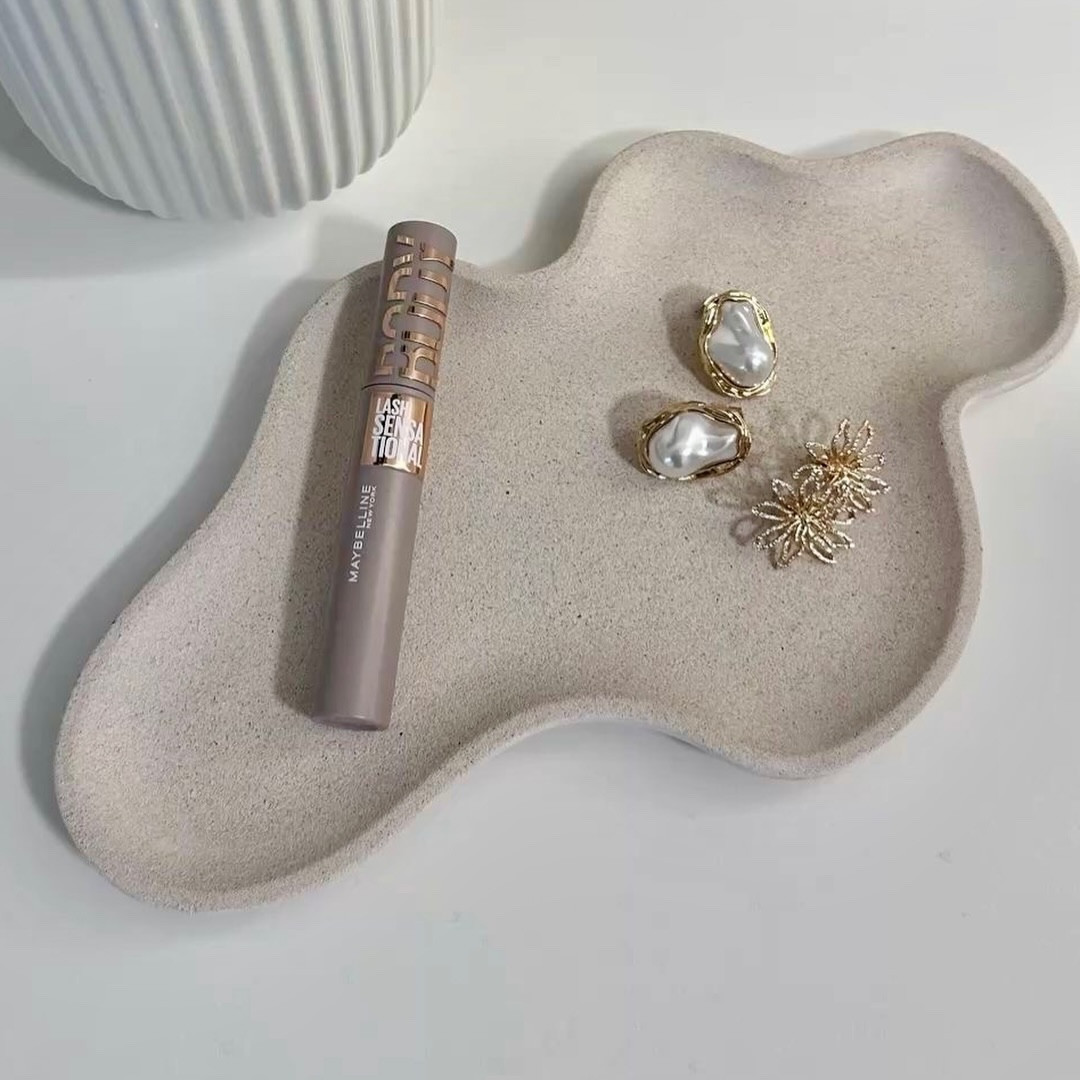 mis pestañas pero mejor✨ 😌
volumen + lift + cero esfuerzo

obsessed.
 
@maybelline 

#maybellinepr #Mascara #CleanBeautyLook #GiftedByMaybelline #BodyMascaraLiftCheck