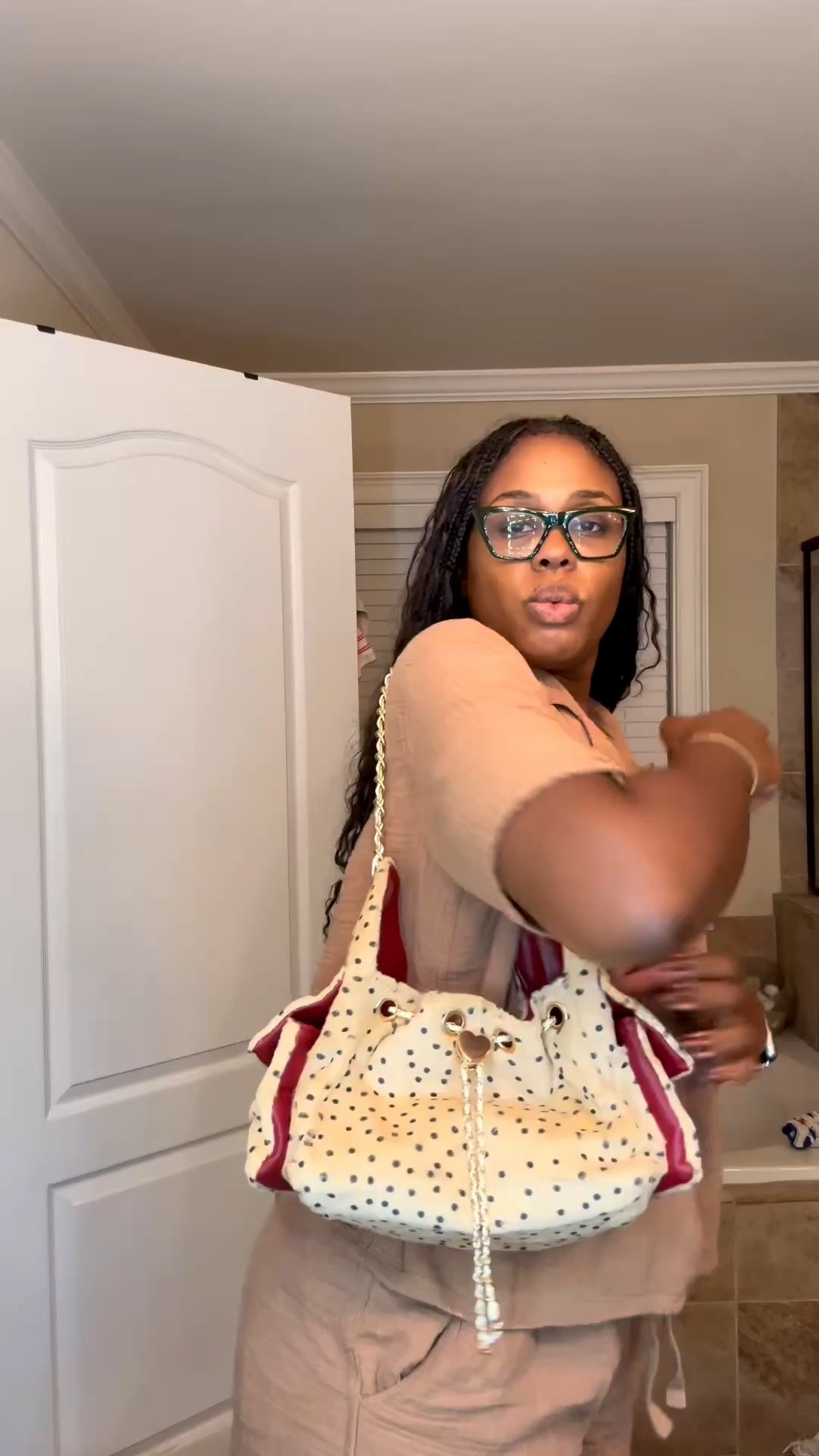 I’m torn on this purse! What do we think??

#LTKdayinmylife