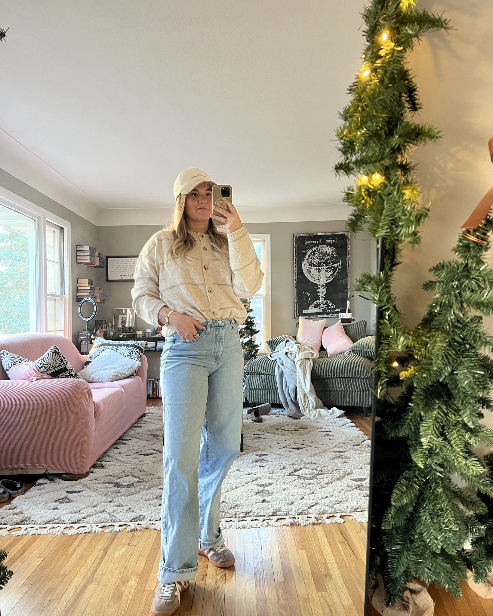 Hats and sweaters hats and sweaters hats and sweaters 

#LTKMidsize #LTKFindsUnder100 #LTKootd