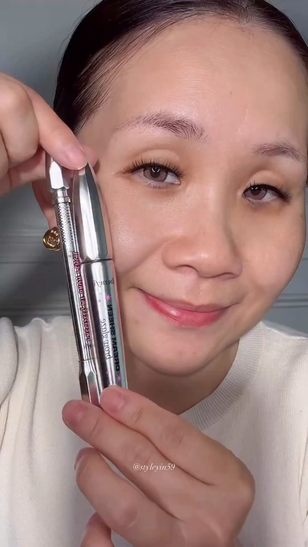 Love this eyebrow duo lately from @benefitcosmetics 

🔗https://go.shopmy.us/p-65733897 (glaze)
https://go.shopmy.us/p-65734038 (brow pencil)

#benefitclubpink #eyebrow #eyebrowpencil #eyebrowglaze #benefitcosmetics 

makeupessentials beautyblogger beautycommunity