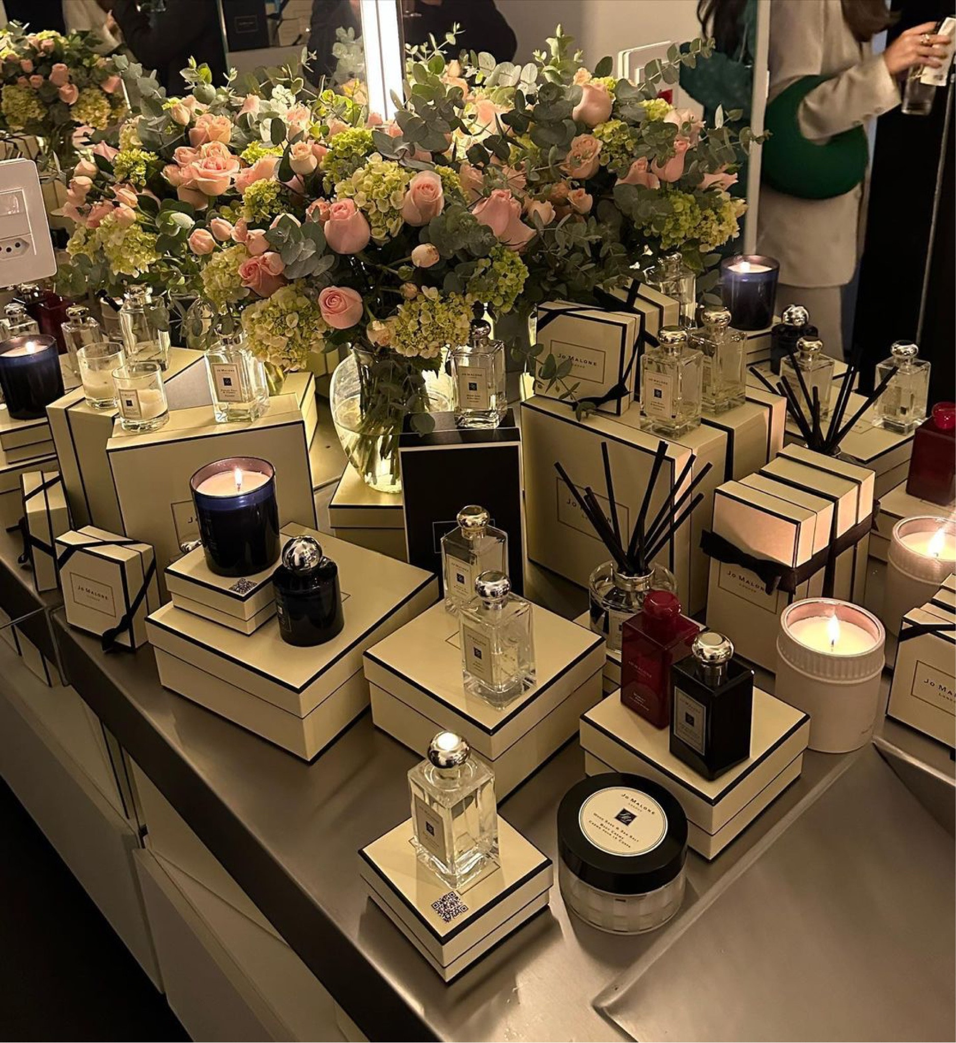 Completamente apaixonada por esse banheiro repleto de Jo Malone, o banheiro mais cheiroso da vida ❤️

#LTKbrasil