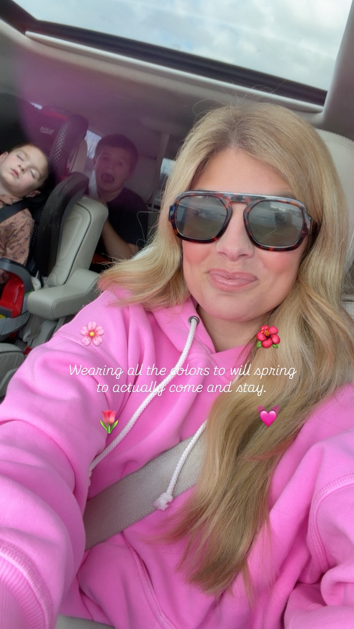 Give me all the bright color hoodies 🌷💓👊🏻

#LTKdayinmylife #LTKootd #LTKmomlife