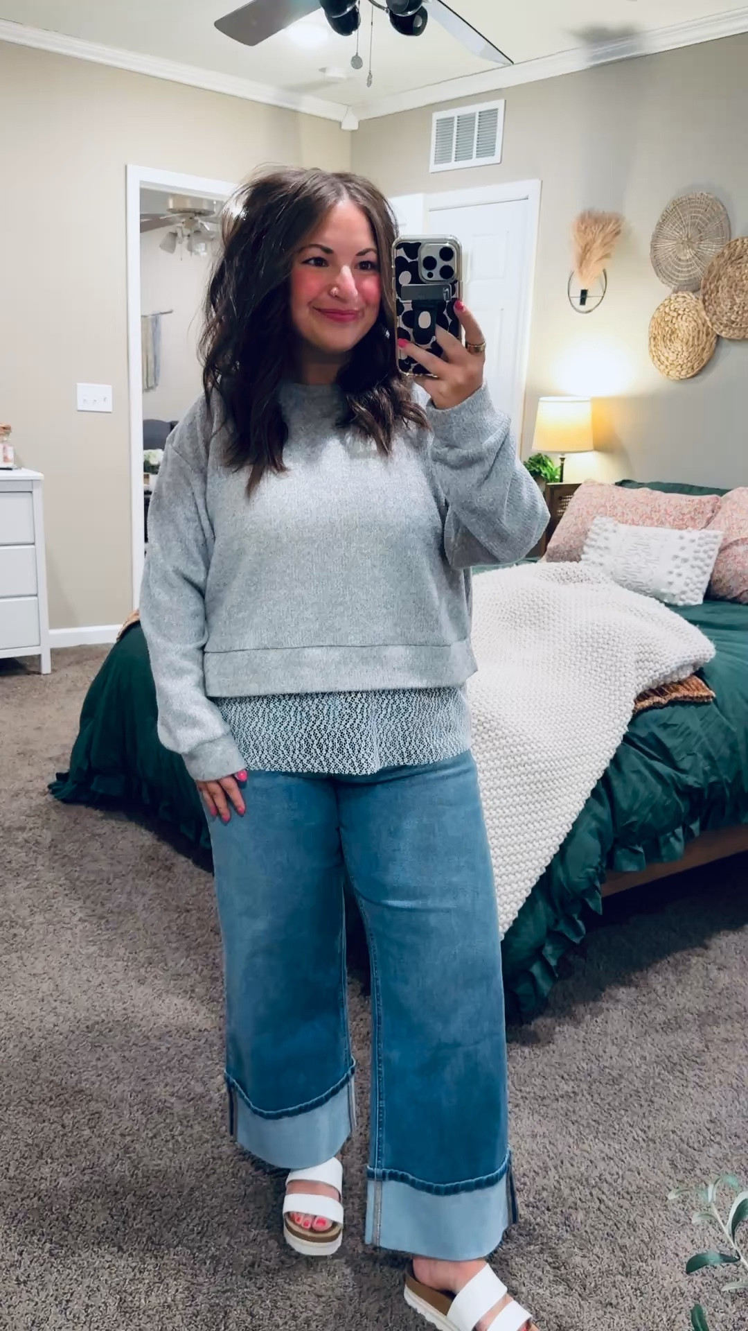 Simple but still put together!

sandals: fit true to size // wearing a 5
jeans: fit slim // wearing a 14
long sleeve: fits true to size // wearing a large 

 

#LTKootd #LTKMidsize #LTKWorkwear