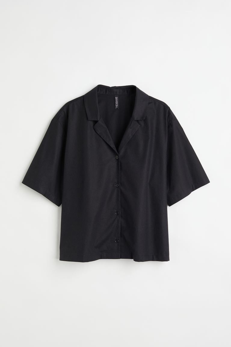 Cropped shirt in a viscose weave. Relaxed fit with a collar, buttons down the front, dropped shou... | H&M (UK, MY, IN, SG, PH, TW, HK)
