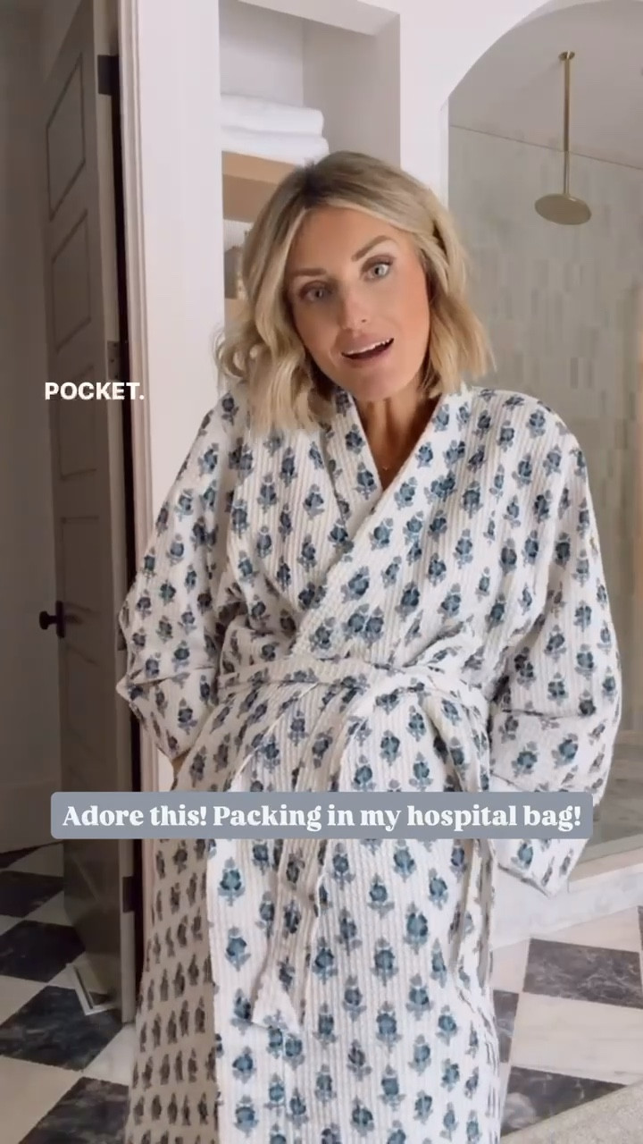 Love this floral robe from Target! It also comes in a pretty pink & green! This would be such a great gift for someone expecting because they could pack this in their hospital bag! Wearing S/M!

Loverly Grey, Target, waffle robe, loungewear, mom to be gifts 

#LTKBeauty #LTKBump