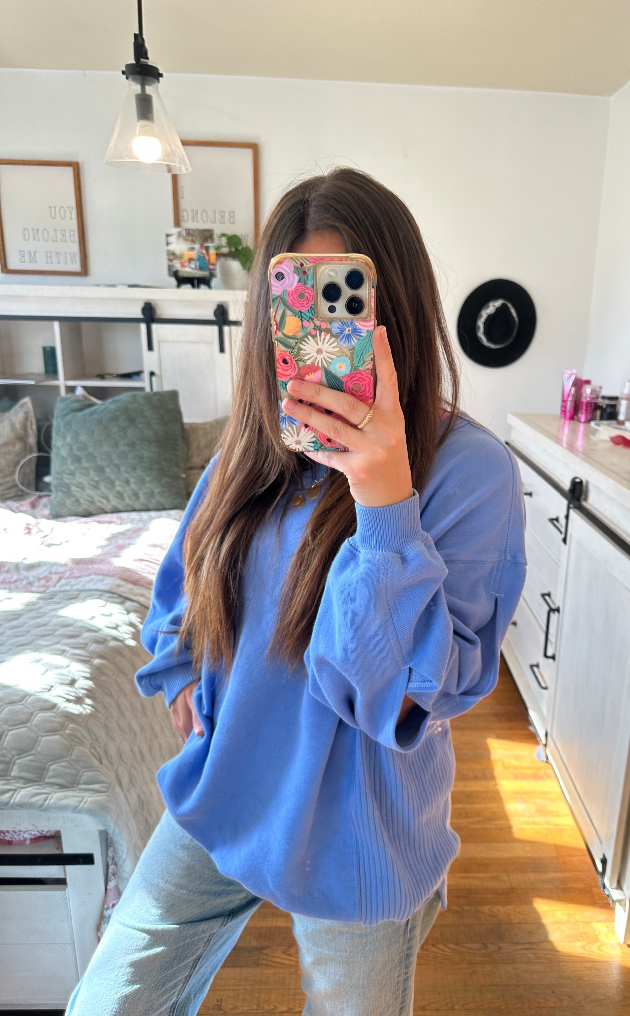 Love a good oversized crewneck! The sleeve detail is cuuute! Size XS 

#LTKHoliday #LTKSeasonal #LTKActive