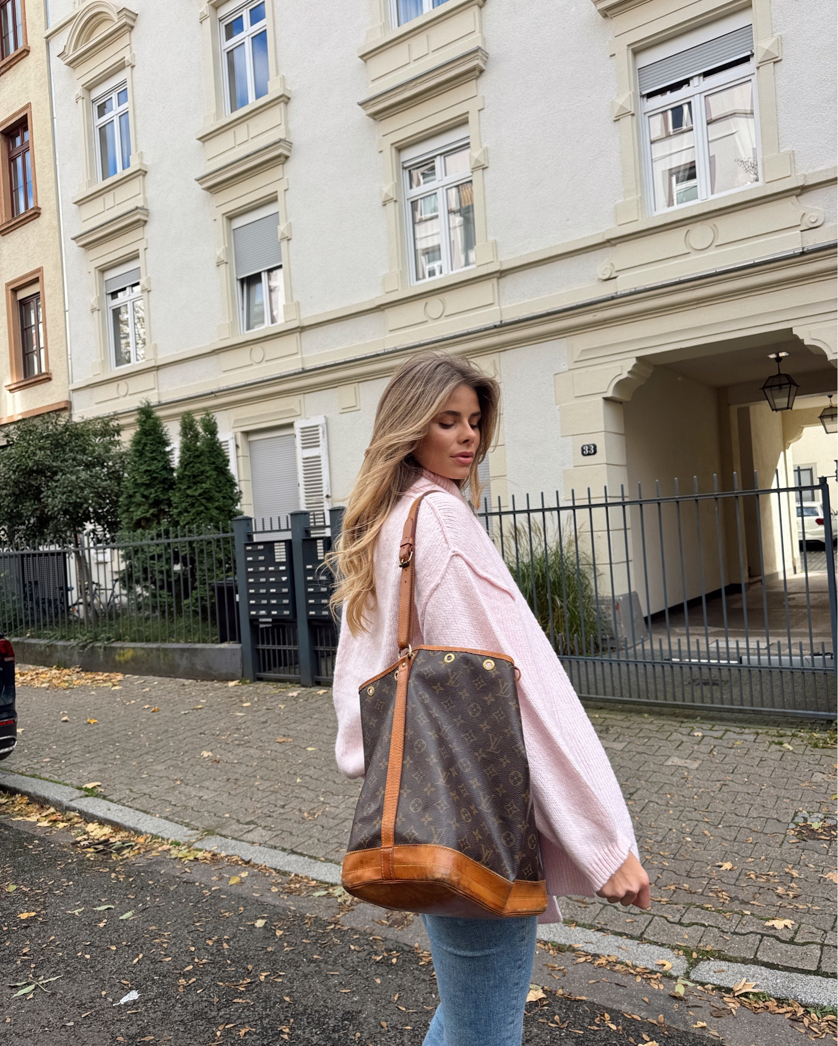 Perfect outfit for a coffee walkie 🧸💓

#LTKeurope #LTKautumn #LTKjeans