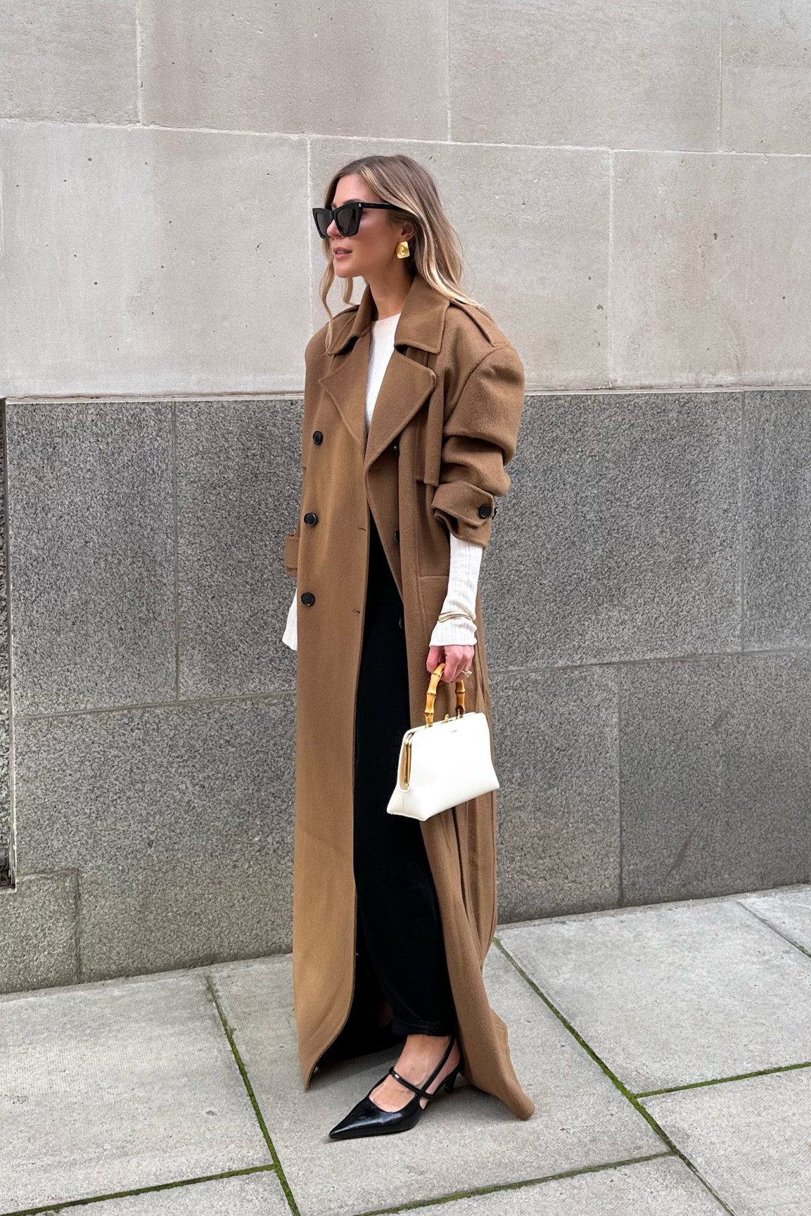 Autumn look 
Brown wide shoulder coat 


#LTKeurope #LTKstyletip #LTKworkwear