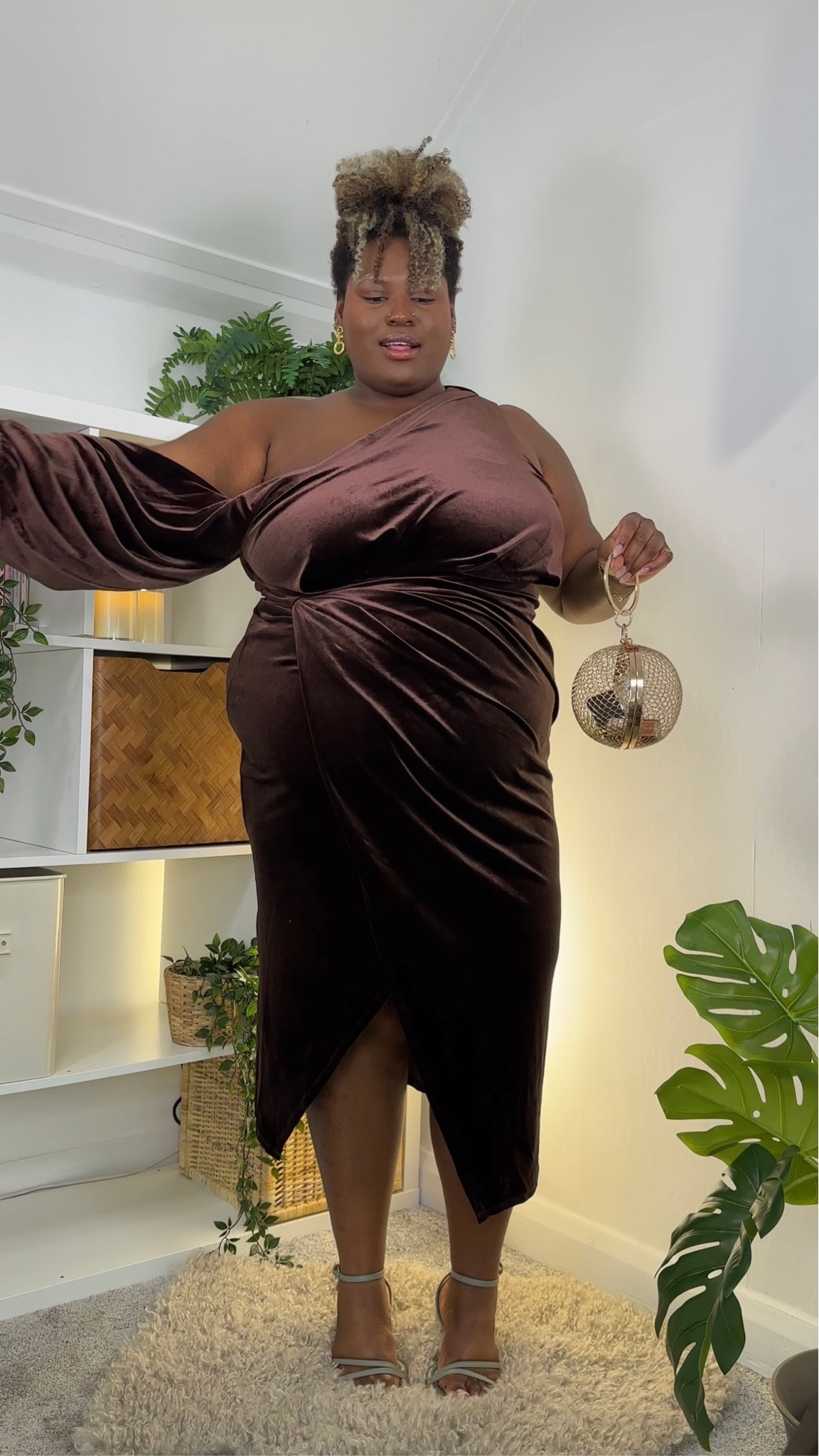 Elegant festive szn dress