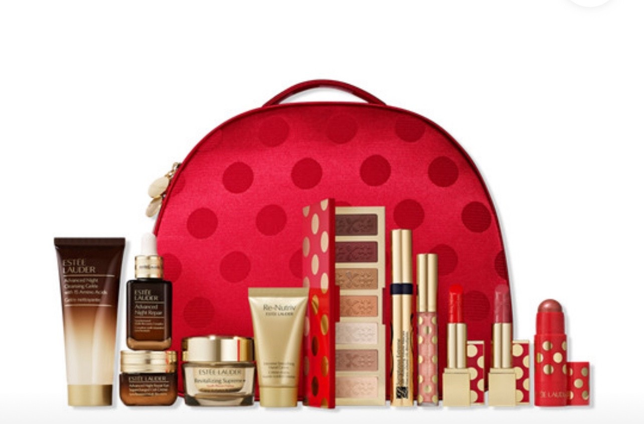 Ester’ Lauder gift set for her. 

#LTKBeauty #LTKGiftGuide #LTKHoliday