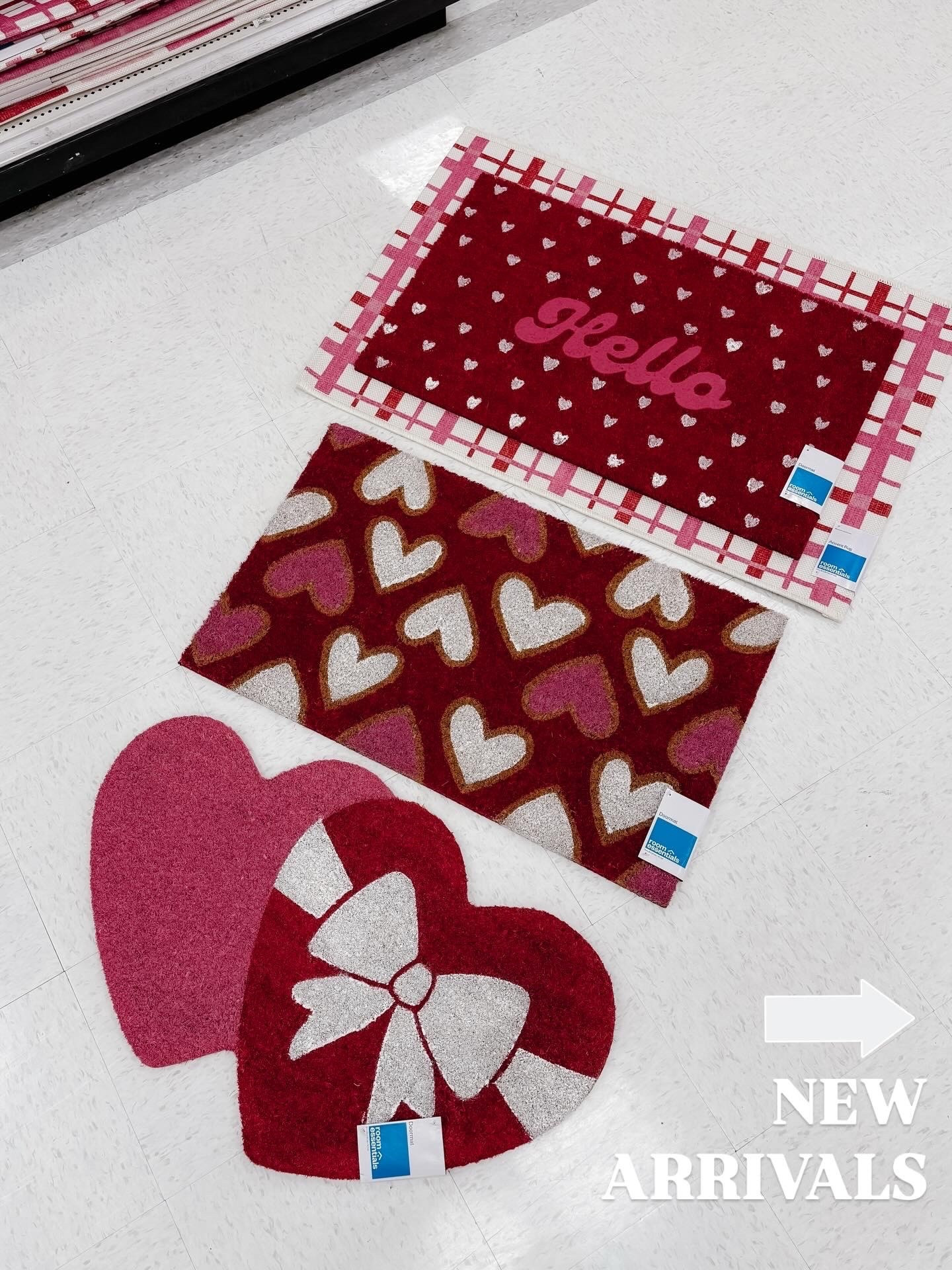 I’ve linked everything that is currently available online at Target 🎯 I’ll keep updating this post as soon as items become available 🥰

#LTKHome #LTKFindsUnder50 #LTKSeasonal