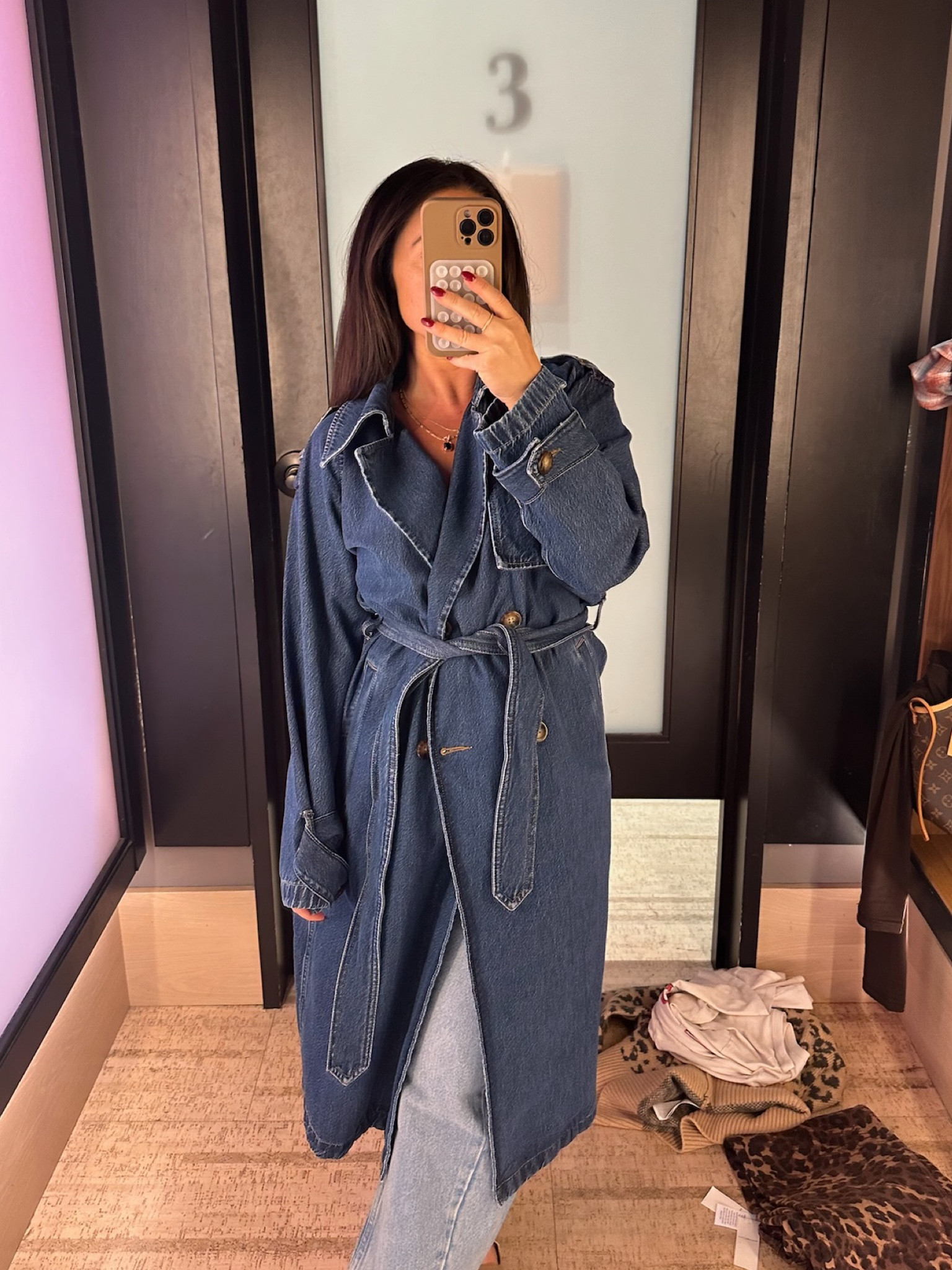 30% off all jeans at Abercrombie plus an extra 15% off with code DENIMAF 

Denim trench coat 
Abercrombie sale 
Denim outfit 
Denim style 

#LTKMostLoved #LTKSaleAlert #LTKStyleTip