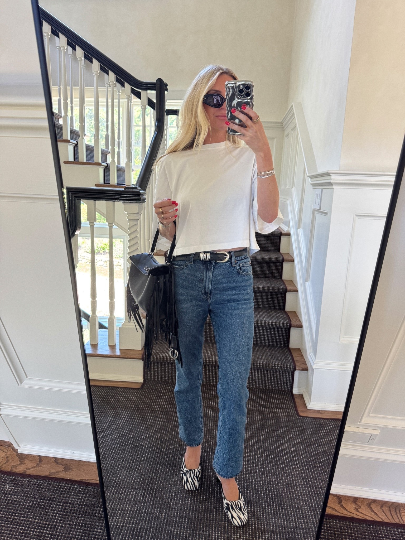 Jeans - fit tts (go down if between sizes)
Shoes - tts
Top - tts with an oversized fit

#LTKootd