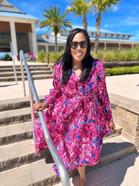 #walmartpartner Summer's almost here, and I think I just found my go-to dress! ☀️ Lightweight, flowy, and available in so many cute colors. @walmartfashion 🌸💖 #walmartfashion #walmartpartner #walmartfinds