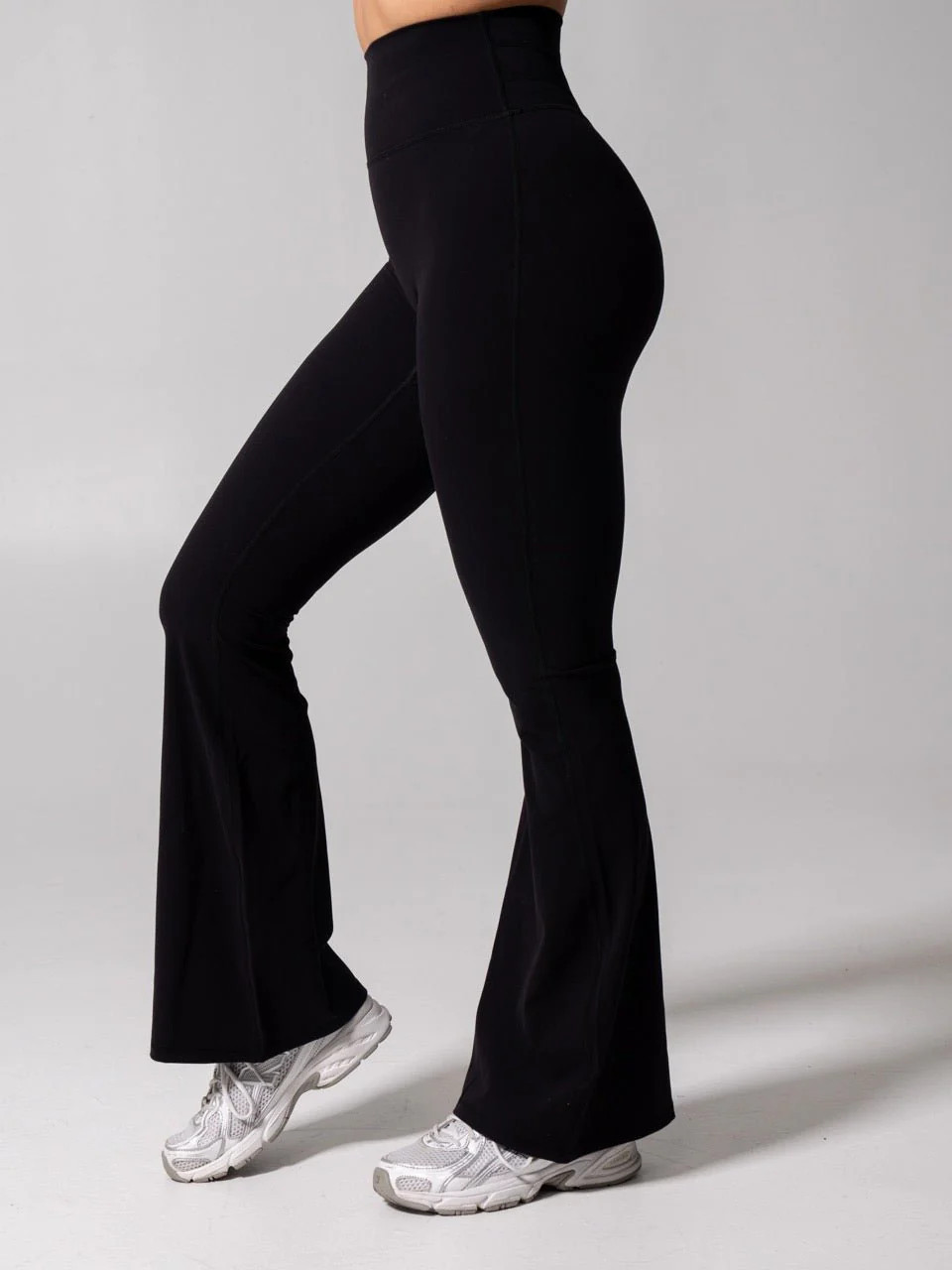 Legacy Flare Legging - Onyx Black | Buffbunny Collection