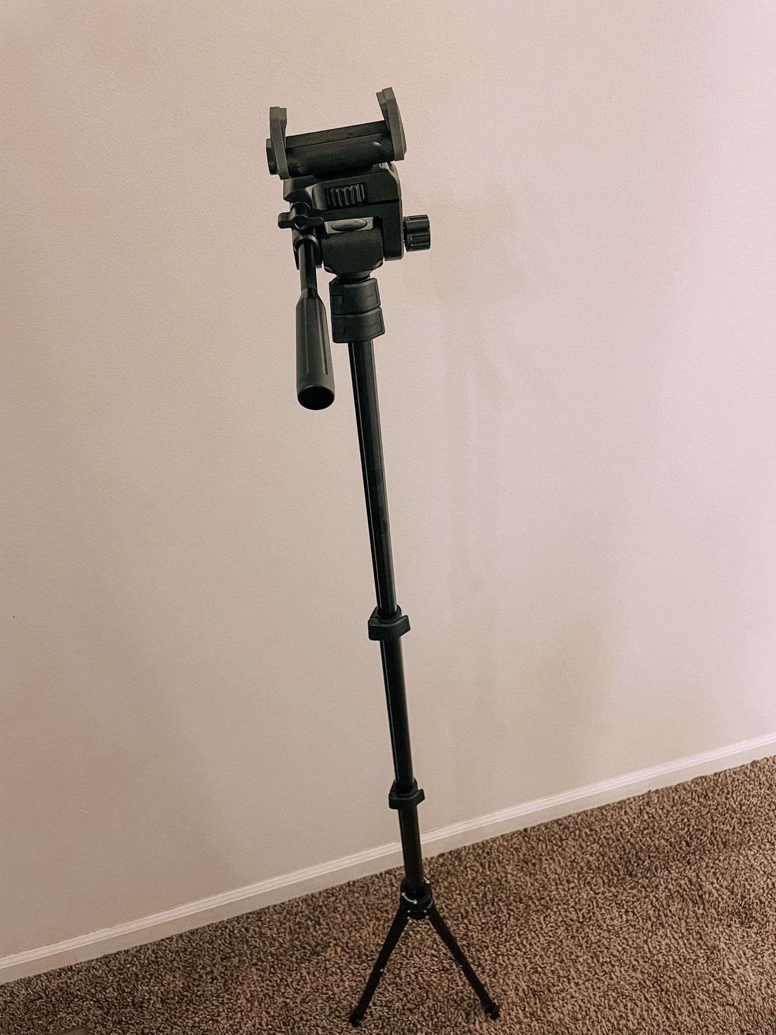 Vlogging tripod 

#LTKFind