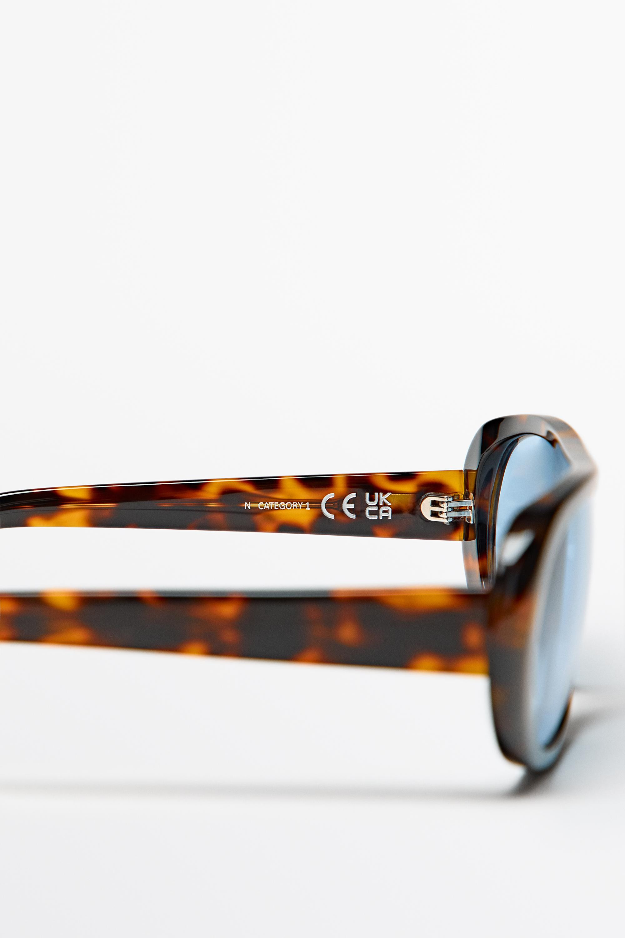 Wide tortoiseshell-effect sunglasses | Massimo Dutti UK