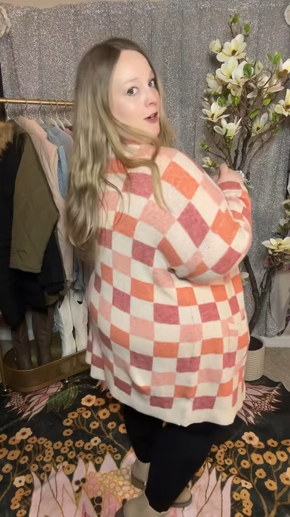 Most cardigans like this feel bulky, but this one is soft, drapey, and actually flattering without feeling heavy. Such a good cozy find.
plus size cardigan, pink cardigan, checkered cardigan, cozy layering piece, everyday cardigan


#LTKSeasonal #LTKPlusSize #LTKMidsize
