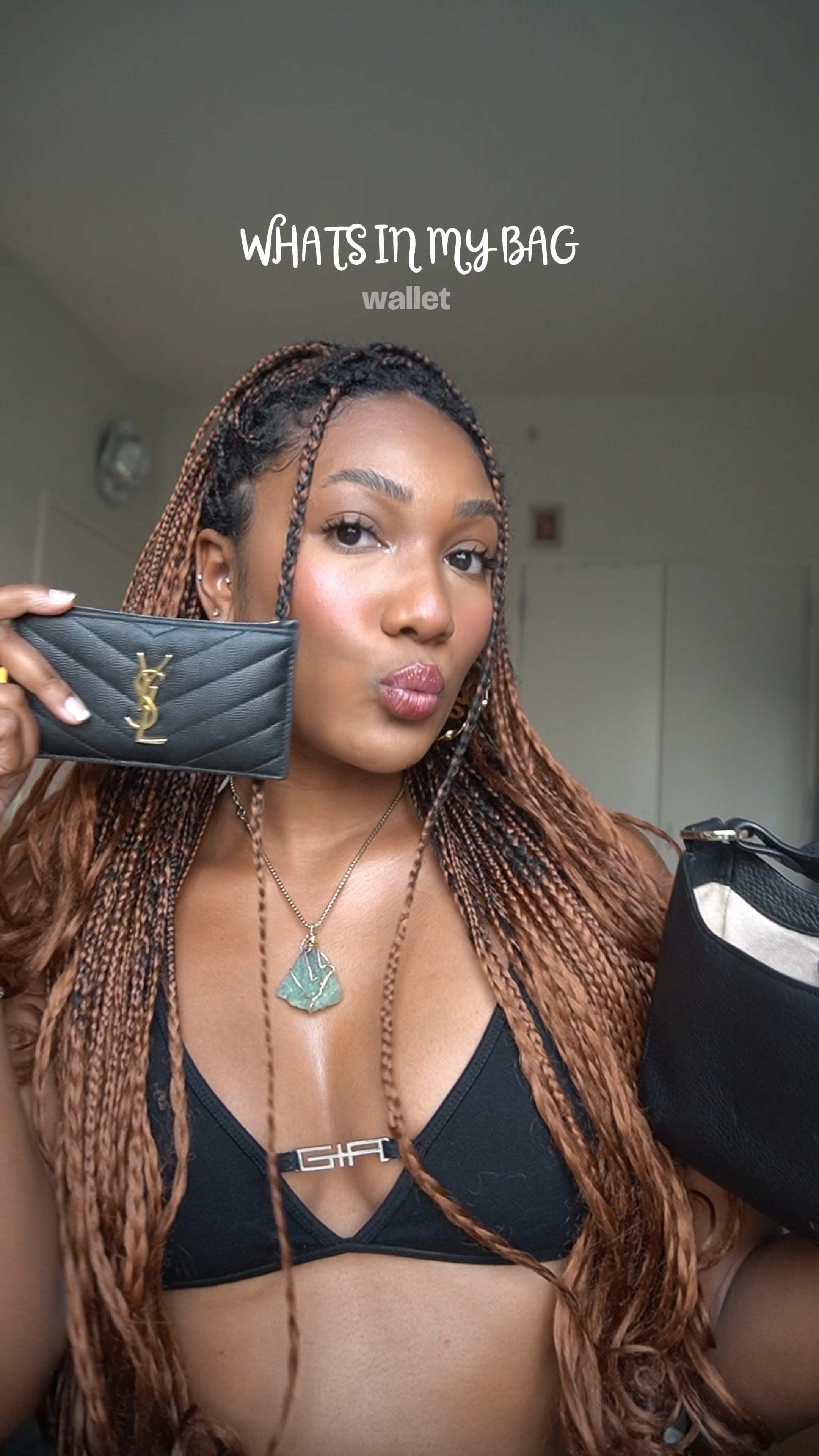 What’s in my bag! 

#LTKVideo #LTKStyleTip #LTKBeauty