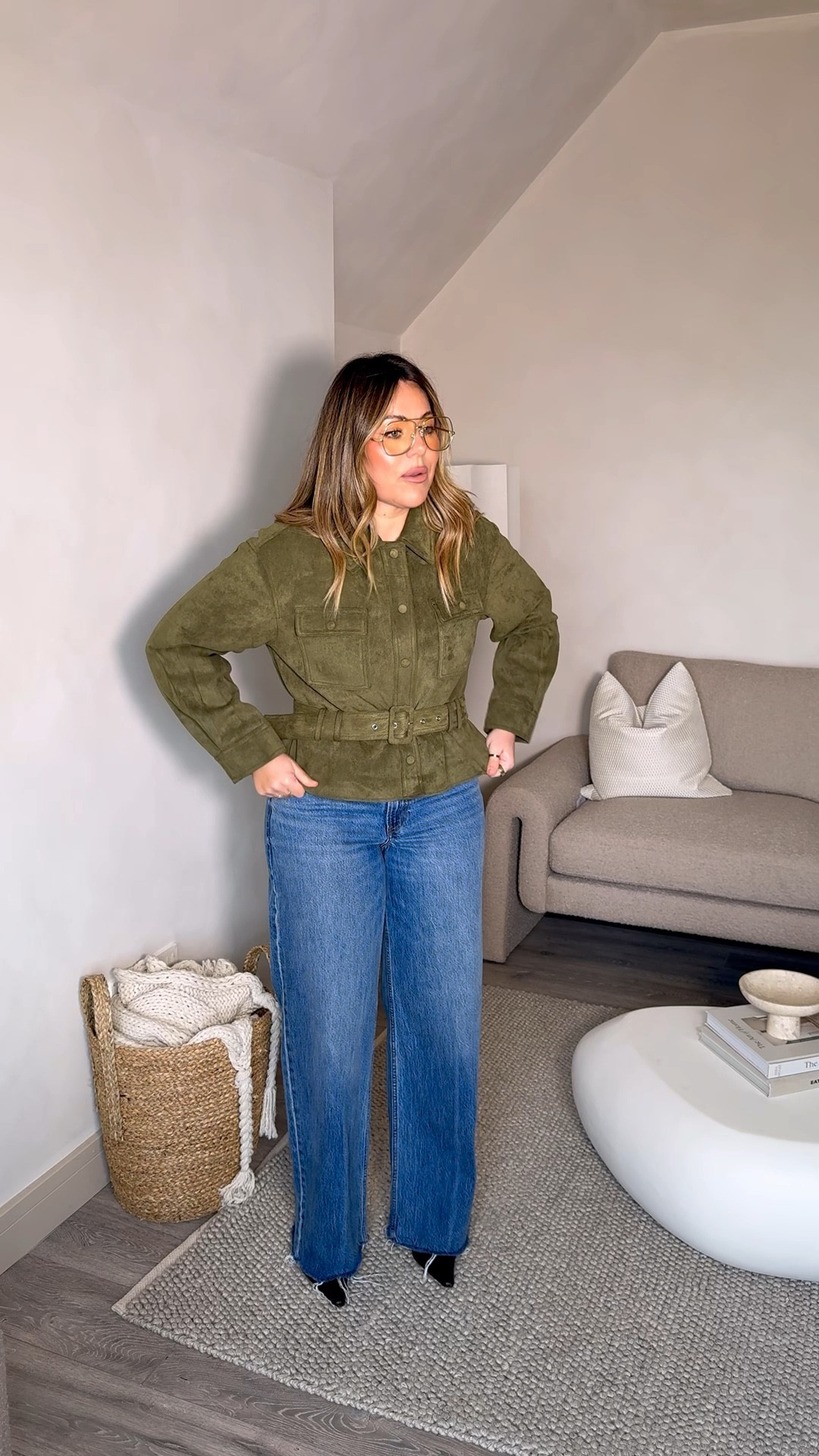 Jeans & a nice top!! 🫒🍸

Wearing size medium in the jacket & size 28 long in the jeans (I’m a uk size 12, 5ft4)

#LTKdatenight #LTKXAbercrombieDenim #LTKjeans