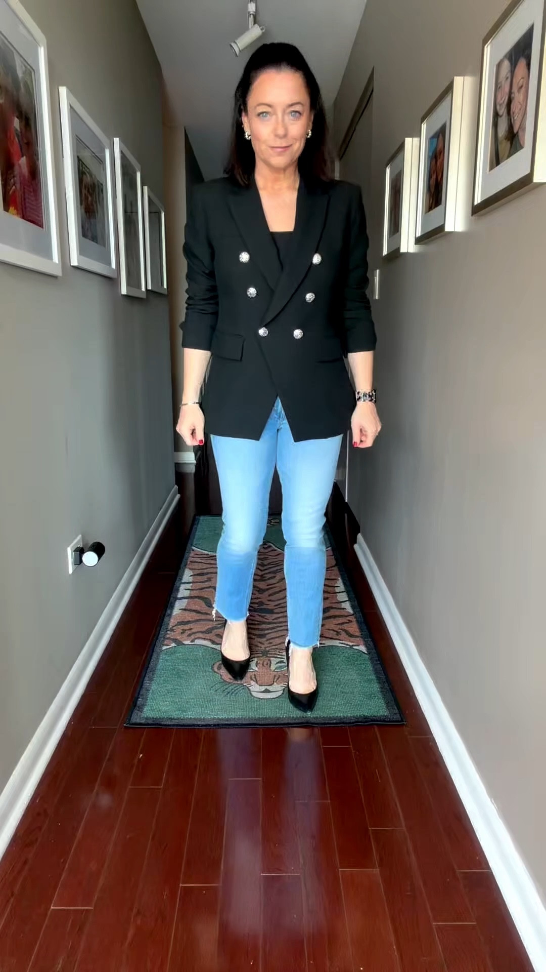 I love a blazer and denim look. Add a little heel and it’s a uniform you can mix and match 👏 