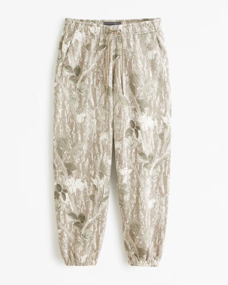 Men's Essential Baggy Sweatpant | Men's Bottoms | Abercrombie.com | Abercrombie & Fitch (US)