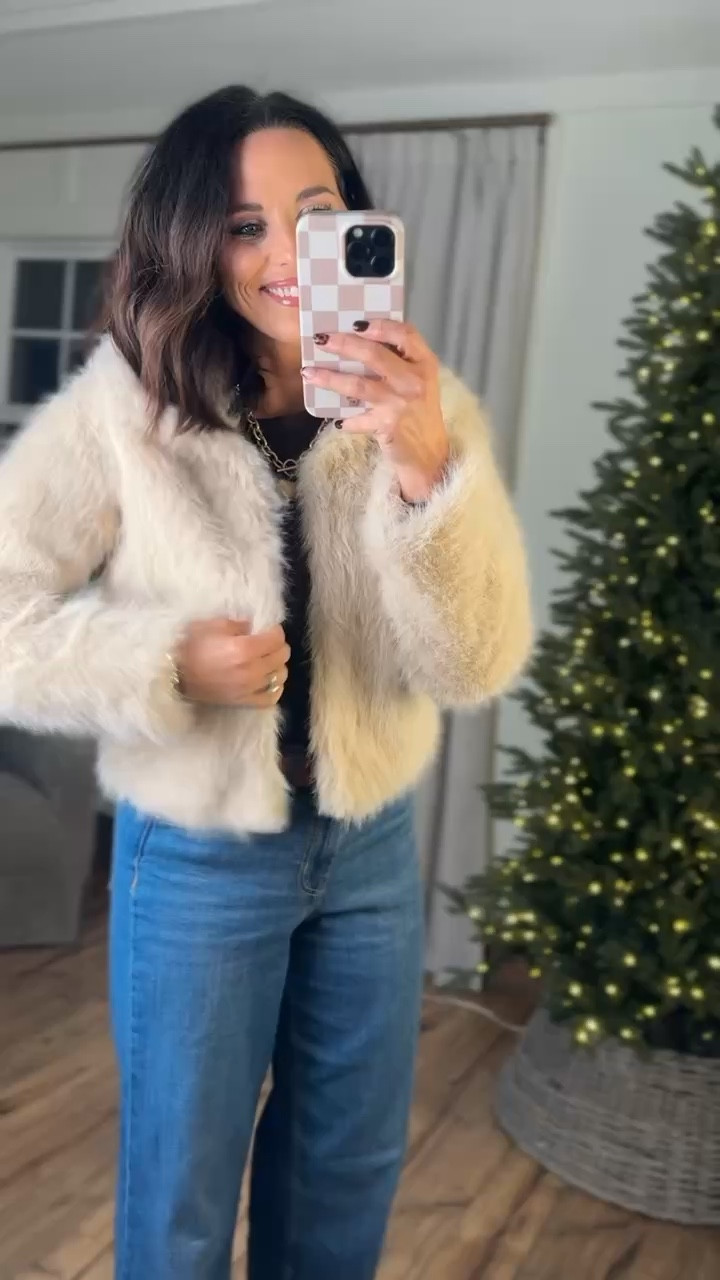 This faux fur coat is so good this quality is amazing I can’t believe it’s Walmart! Would be stunning over a dress for a Christmas party, great for Christmas performances and plays, family Christmas photos and so much more! Aprilswilks commissioned links Walmart affiliate viral Walmart faux fur coat Christmas party outfit inspo holiday party outfit inspo Christmas fashion finds women’s fashion finds 

#LTKHoliday #LTKgrwm #LTKSaleAlert