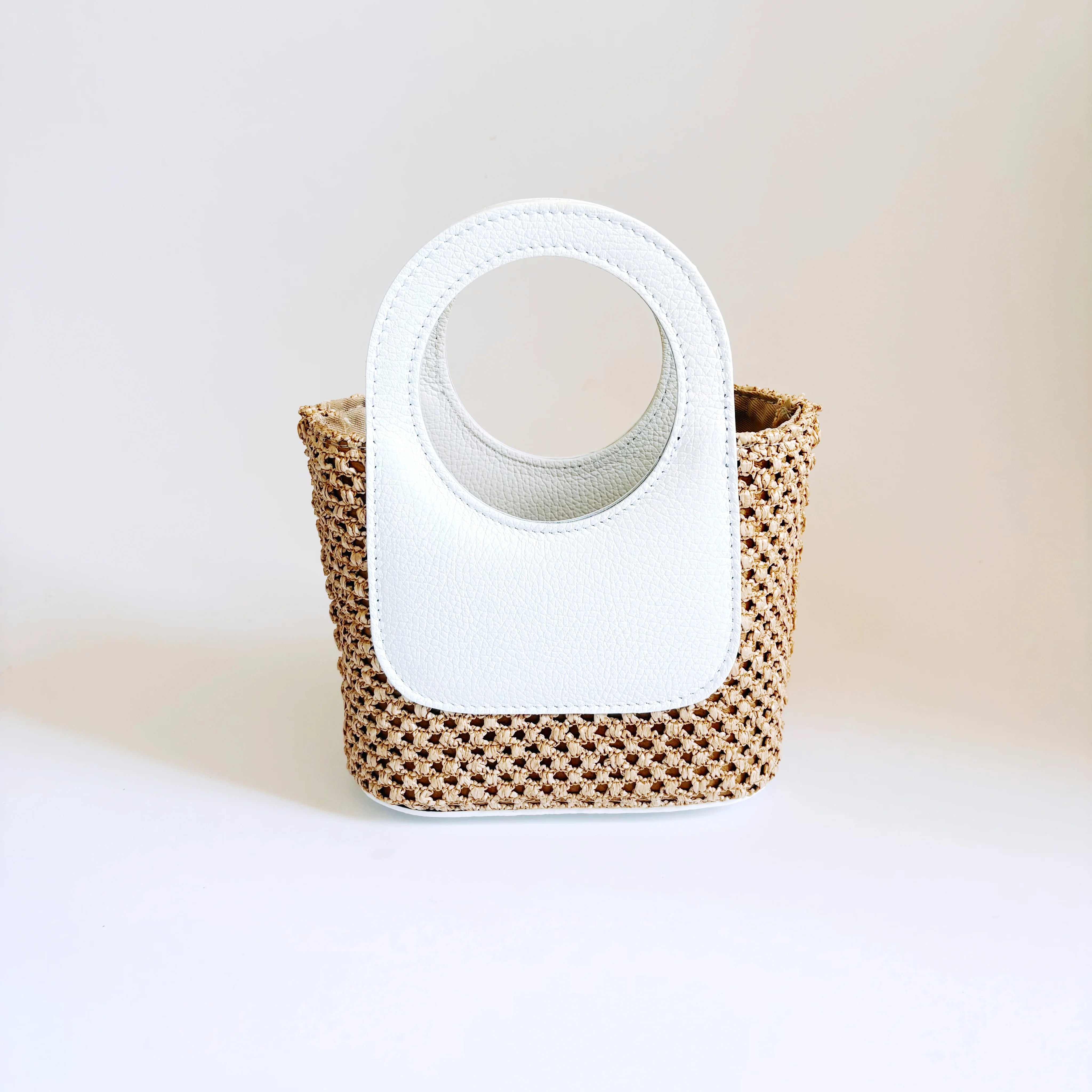White Raffia Circle Mini Tote | Colores Collective