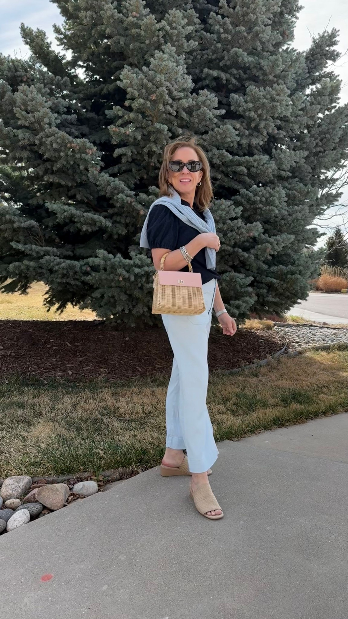 Love spring styles!! 
Top XS
Pants P26


#LTKootd #LTKPetite #LTKOver40