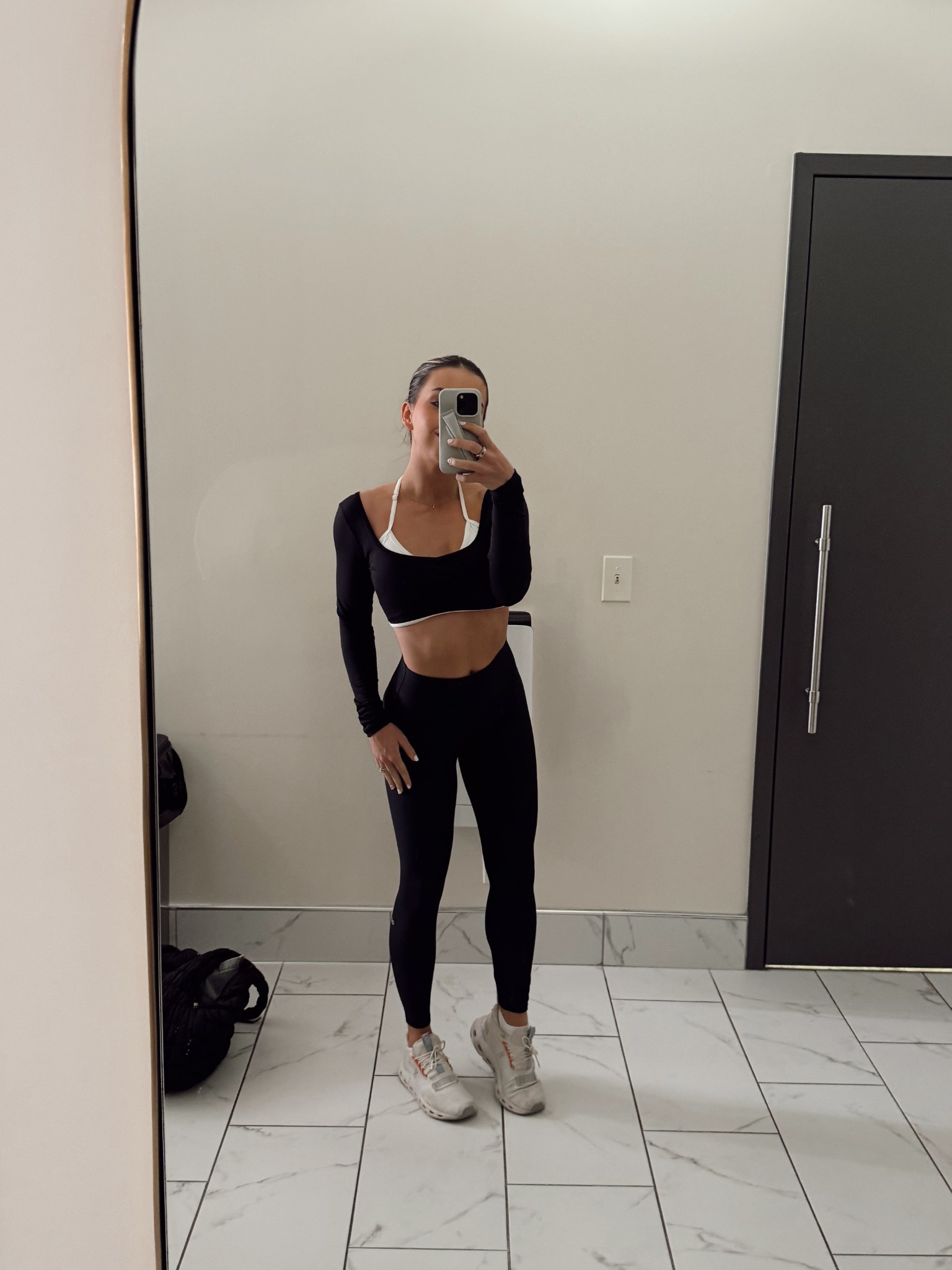 small in top, xs in bottoms  🖤



#LTKActive #LTKFindsUnder50