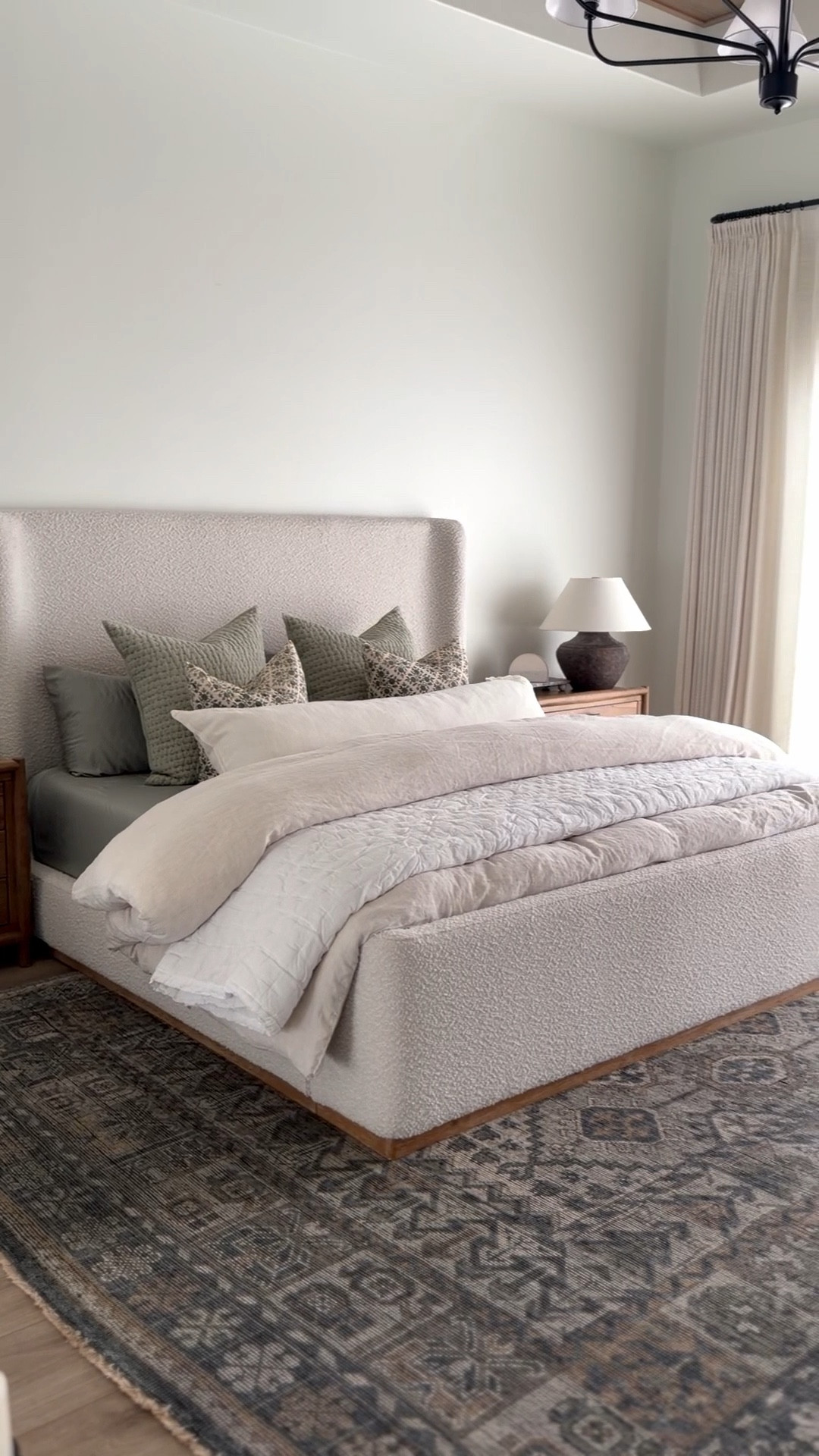 New bedding for spring! I achieved that fluffy + luxe ‘hotel bed’ at home with @onequince! It’s no secret how much I love Quince bedding and the bamboo + linen combo is so luxurious! #quincepartner

#LTKHome
