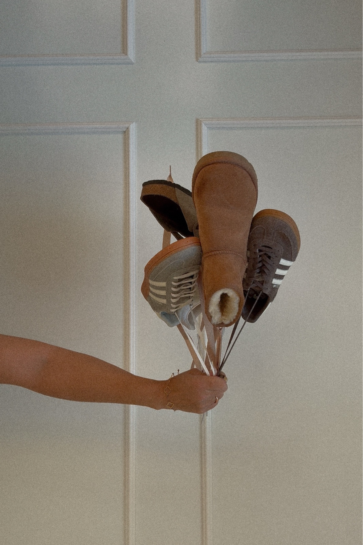 5 shoes must have | Ugg mini | adidas Spezial | Birkenstocks | shoes loves | winter essentials | revolve 

#LTKShoeCrush #LTKSeasonal #LTKStyleTip