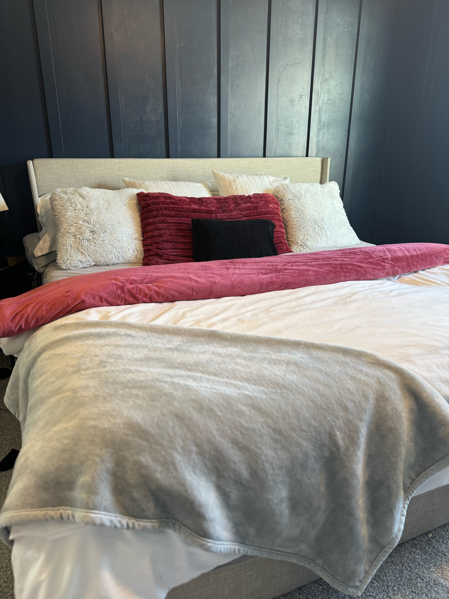 If you’re looking for cozy, I found it 🤩 this fluffy comforter is magical 


#LTKHome #LTKFindsUnder100