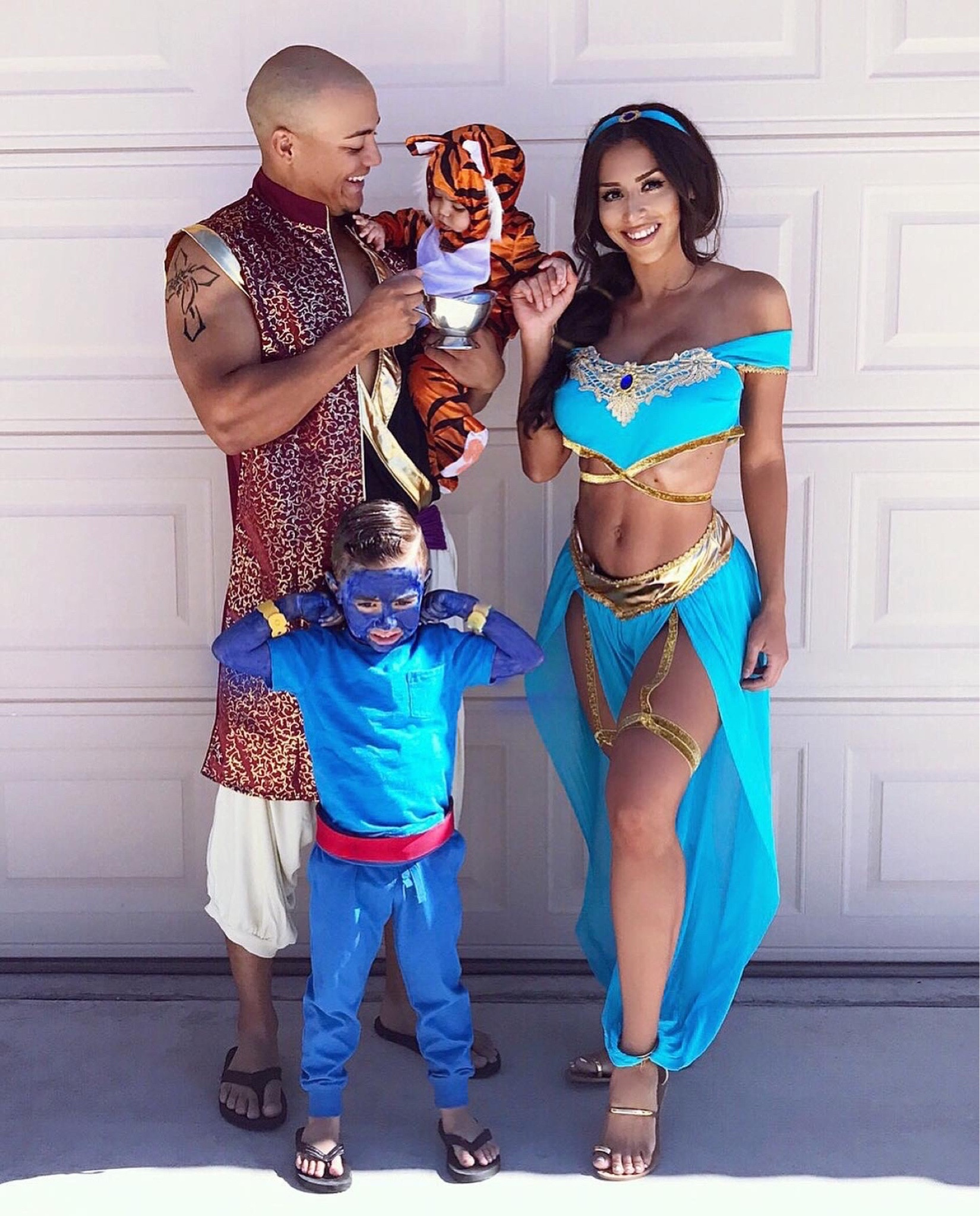 Family Halloween costume ideas #halloweencostume #costume #familyhalloweencostume #familycostume #avatar #disney 