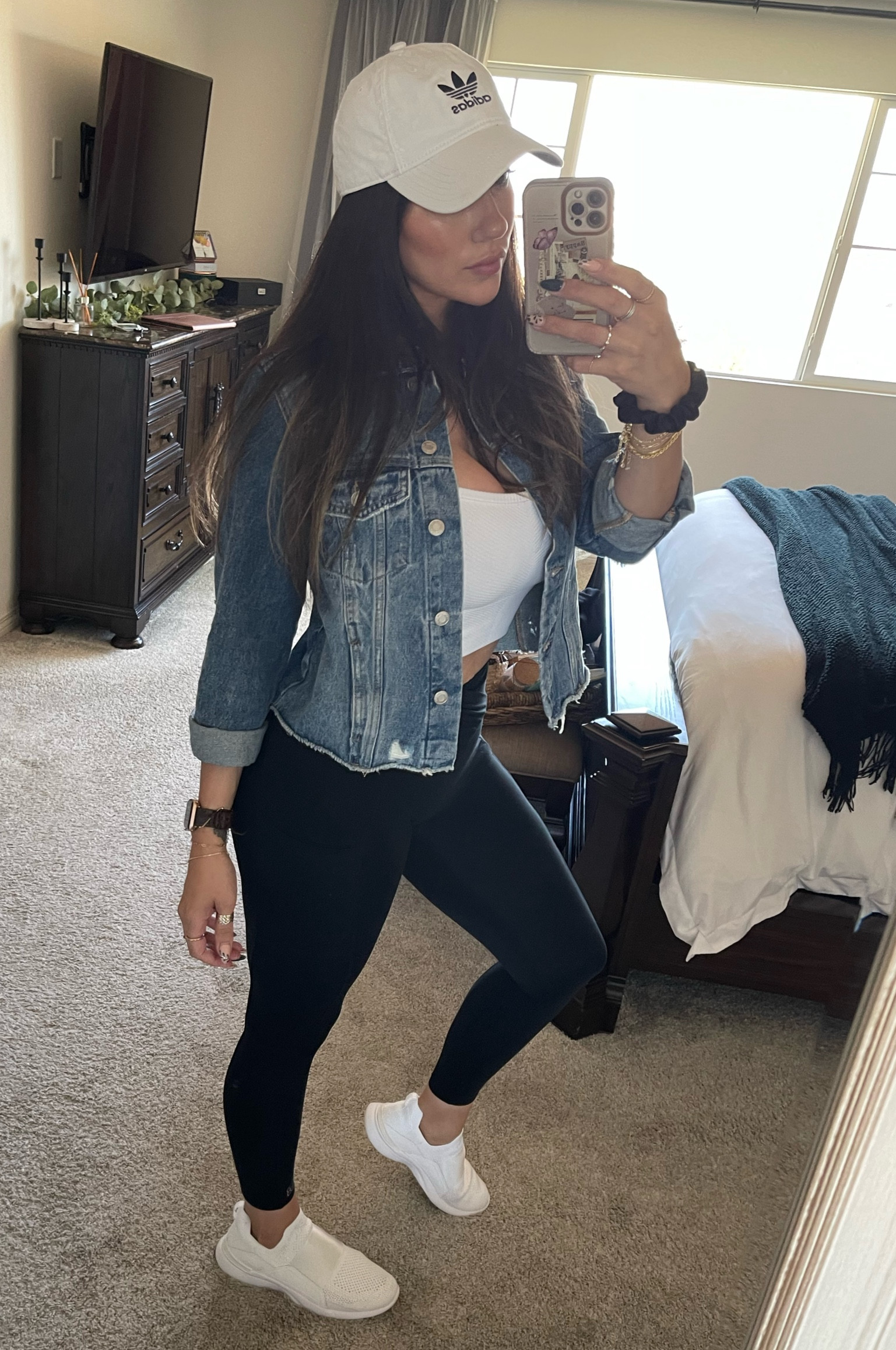 Just a comfy mom day to run errands! 
#relax
#errandfits
#momfit
#gymfit

#LTKstyletip #LTKfindsunder100 #LTKfitness