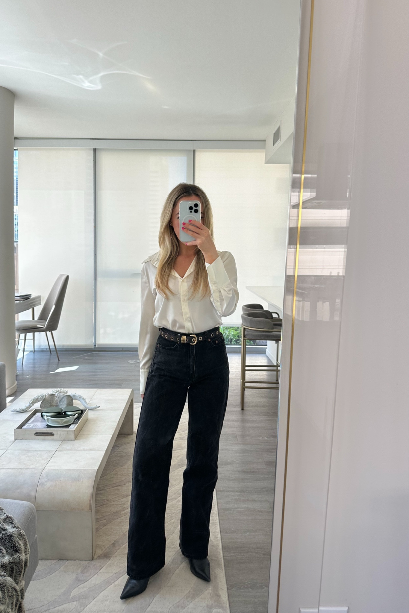 Chicago: Daily Outfit - workwear - Pop Up Event 


ootd style fashion, work outfit, Chicago outfit, Madewell belt, trendy belt, gold earrings, office outfit 