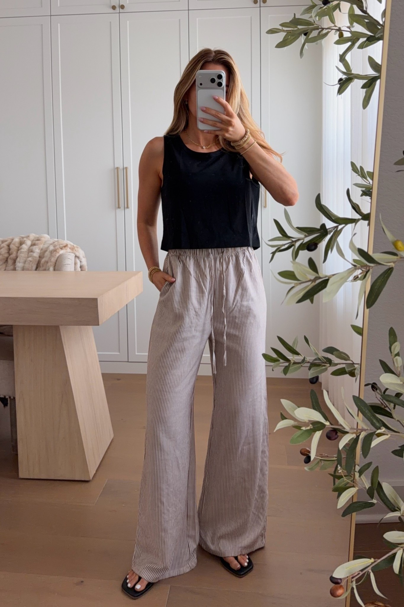 tank: small // pants: xs  — easy & comfy amazon outfit! low effort but still look put together!