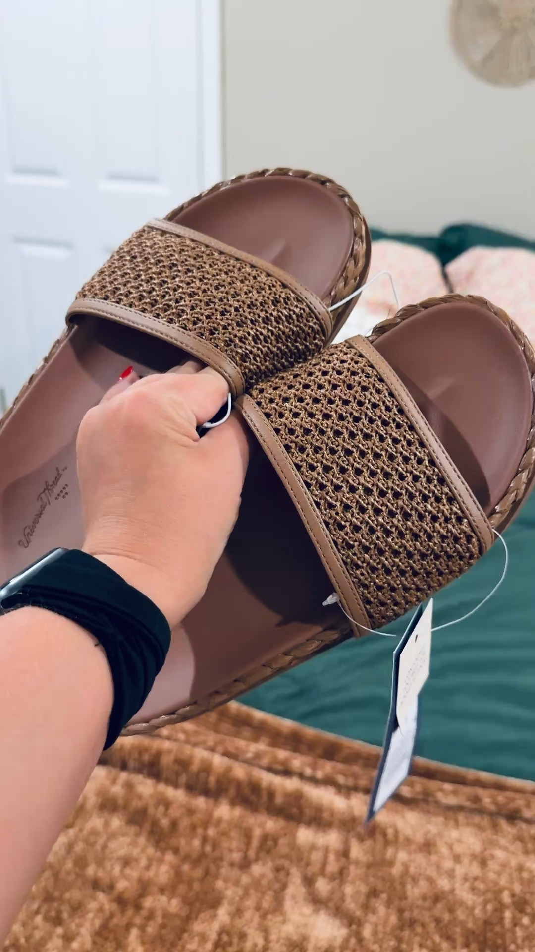 Target sandals!!

sandals: fit true to size // wearing a 5 

 