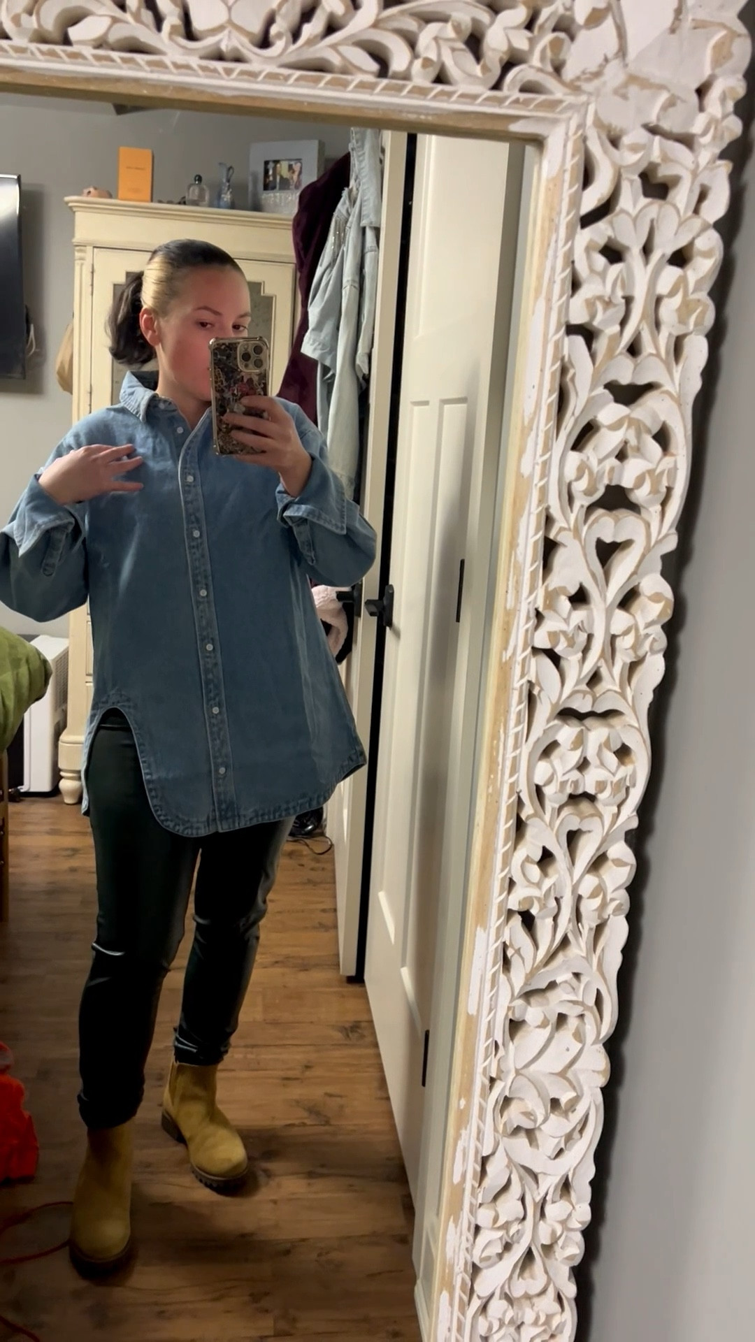 Cutest oversized denim shirt! So easy to throw on and go! I’m wearing a size small!

#LTKPetite #LTKWorkwear #LTKStyleTip
