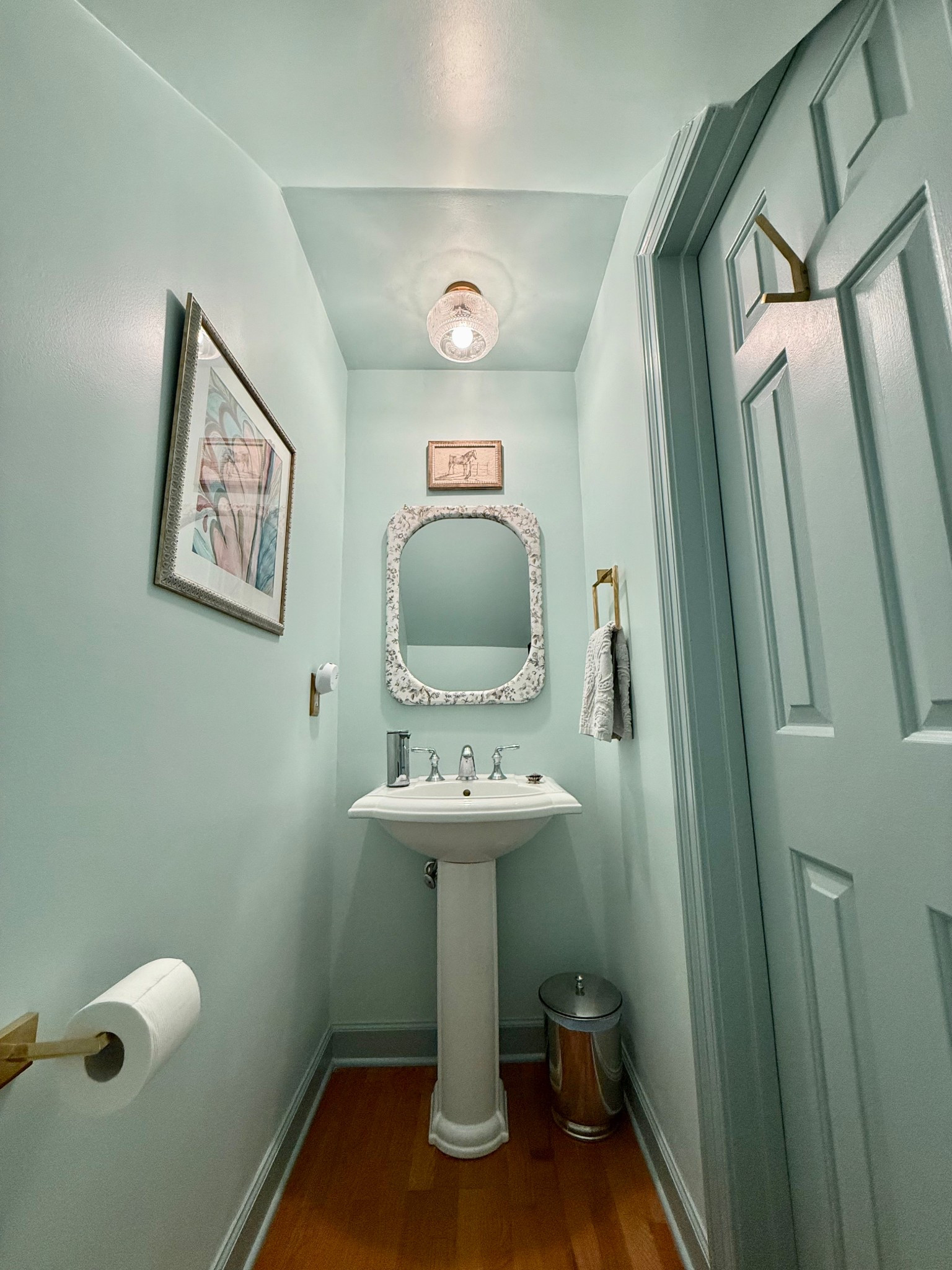 Powder room links 🤍

#bathroomdecor #homedecor #bathroominspo #powderroom 

#LTKFindsUnder50 #LTKFamily #LTKHome