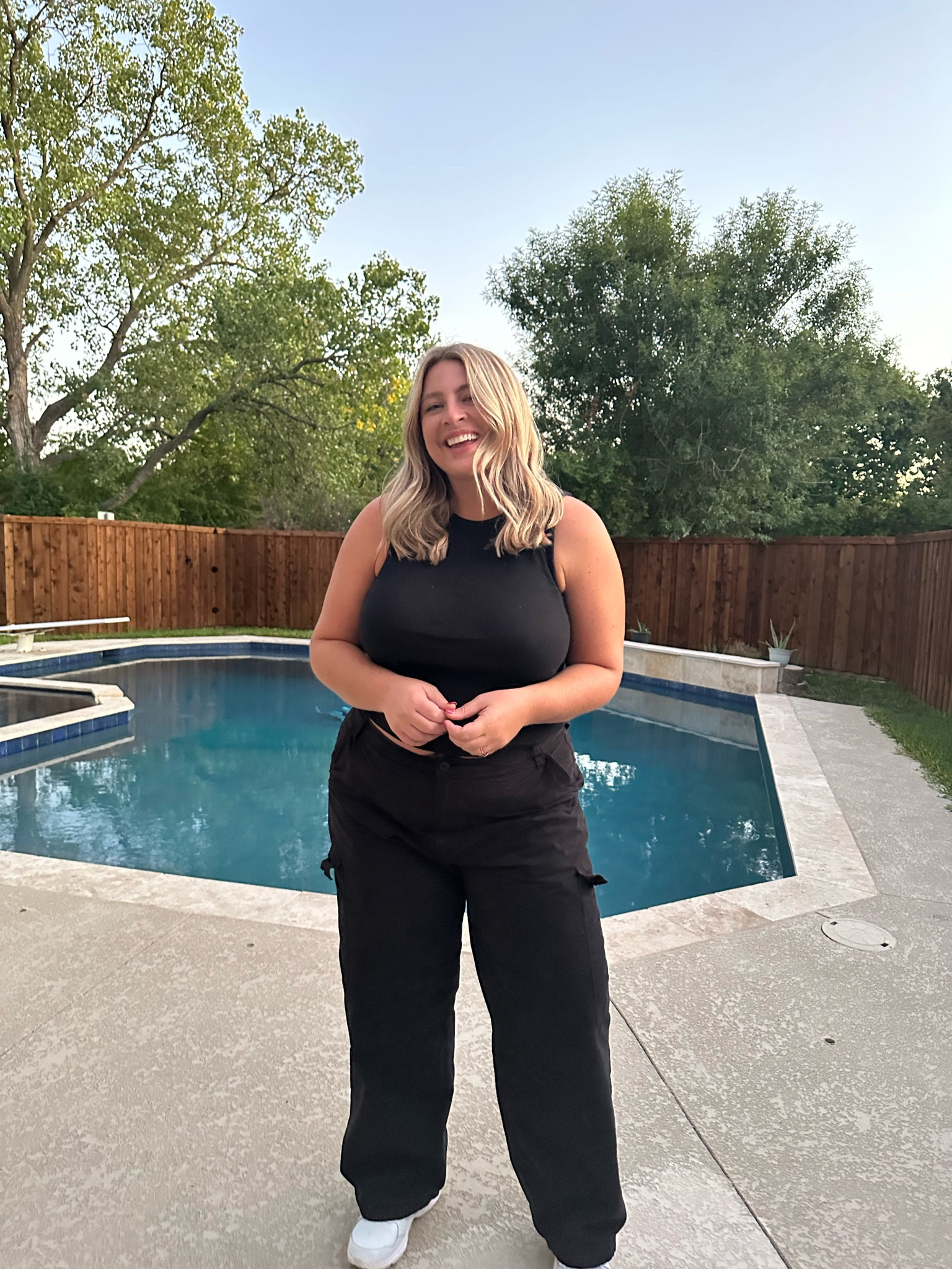 Size down in tank / size up in cargo pants if you have thick hips and thighs  

#LTKunder50 #LTKcurves