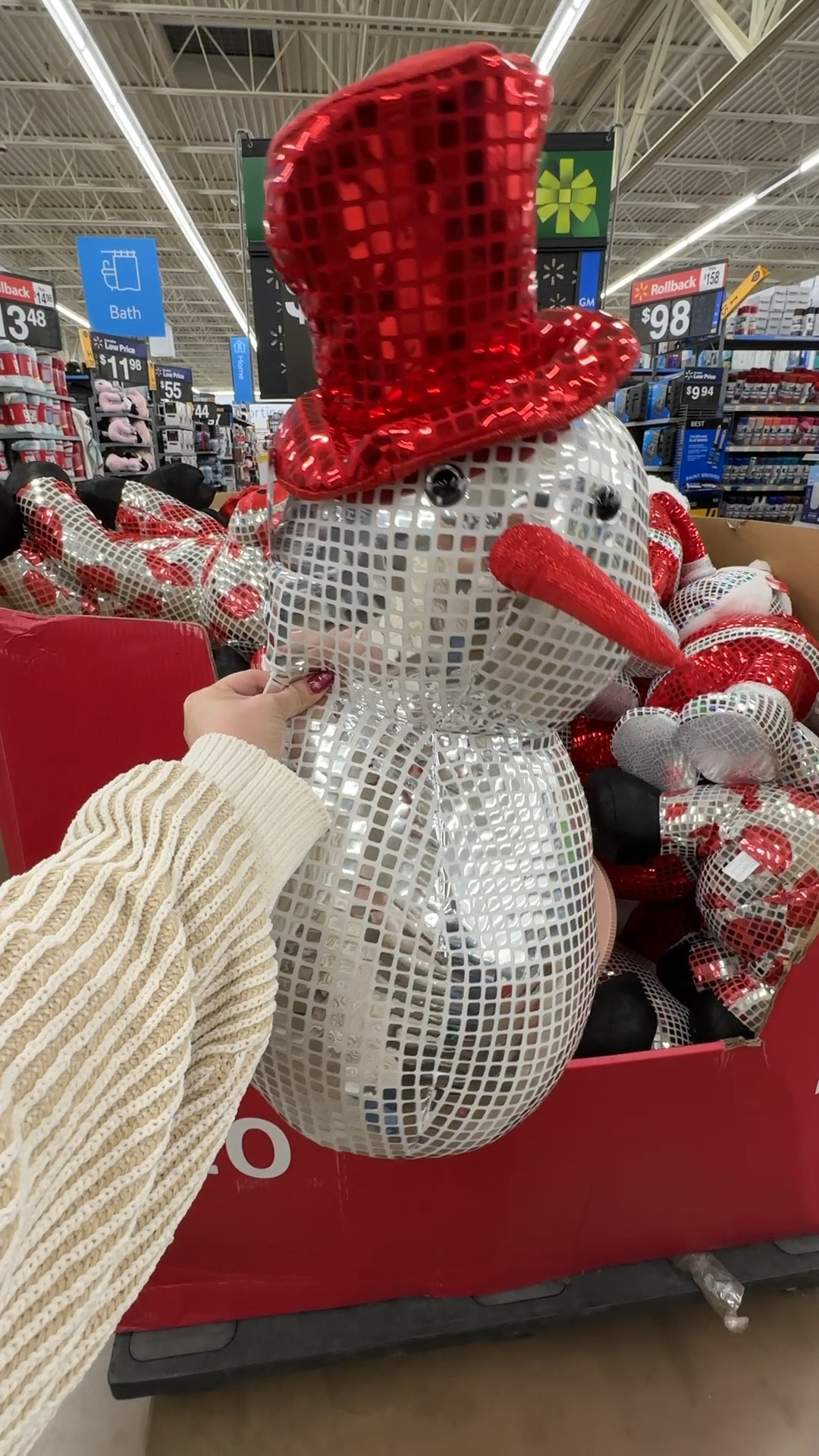 You know I love a plushie! 😂 Disco snowman and disco Santa plushies! 🎅🏻🪩

#LTKWatchNow #LTKSeasonal #LTKHoliday