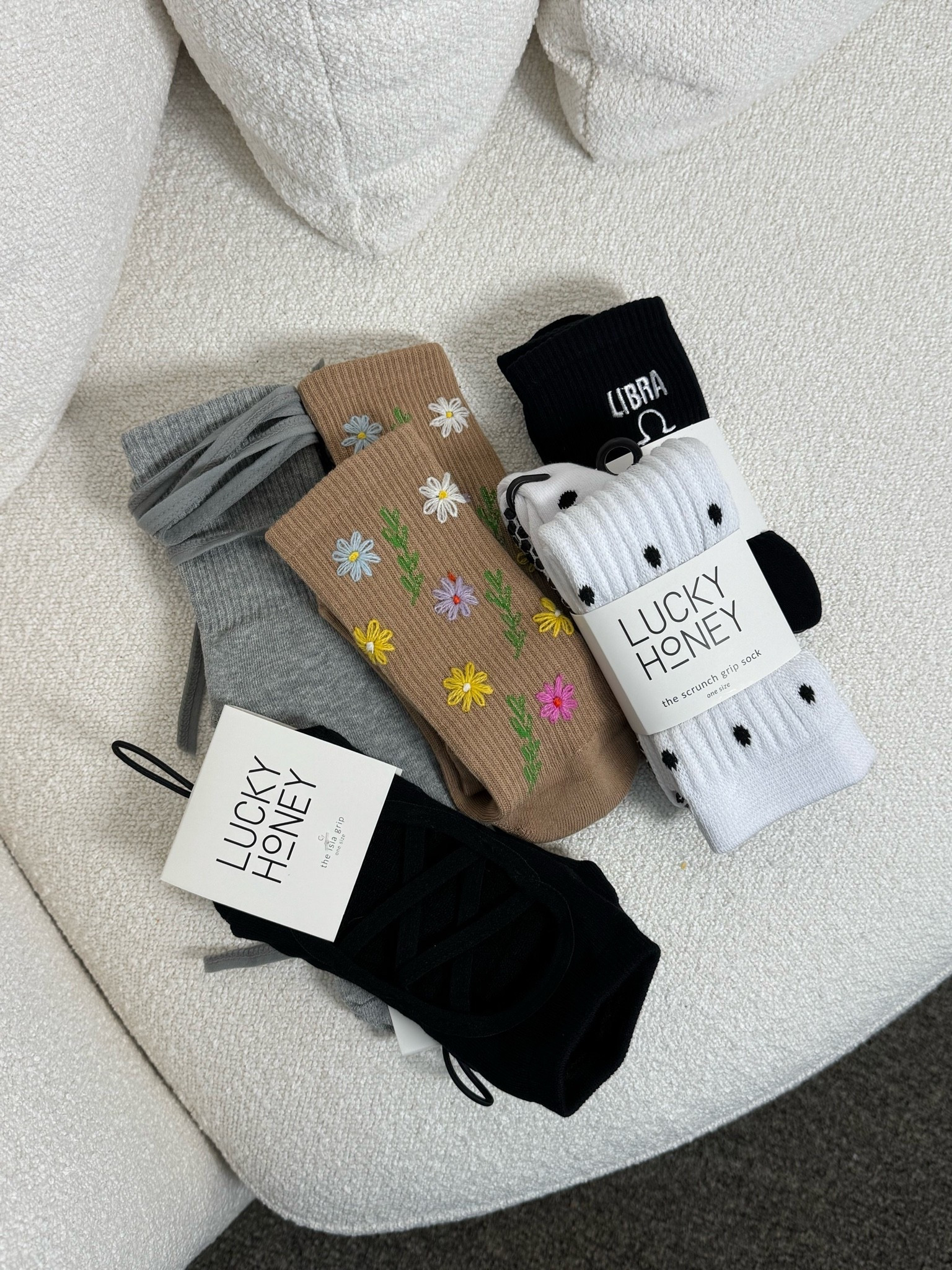 @Lucky Honey grip socks for barre class

#LTKActive #LTKfitnessgoals